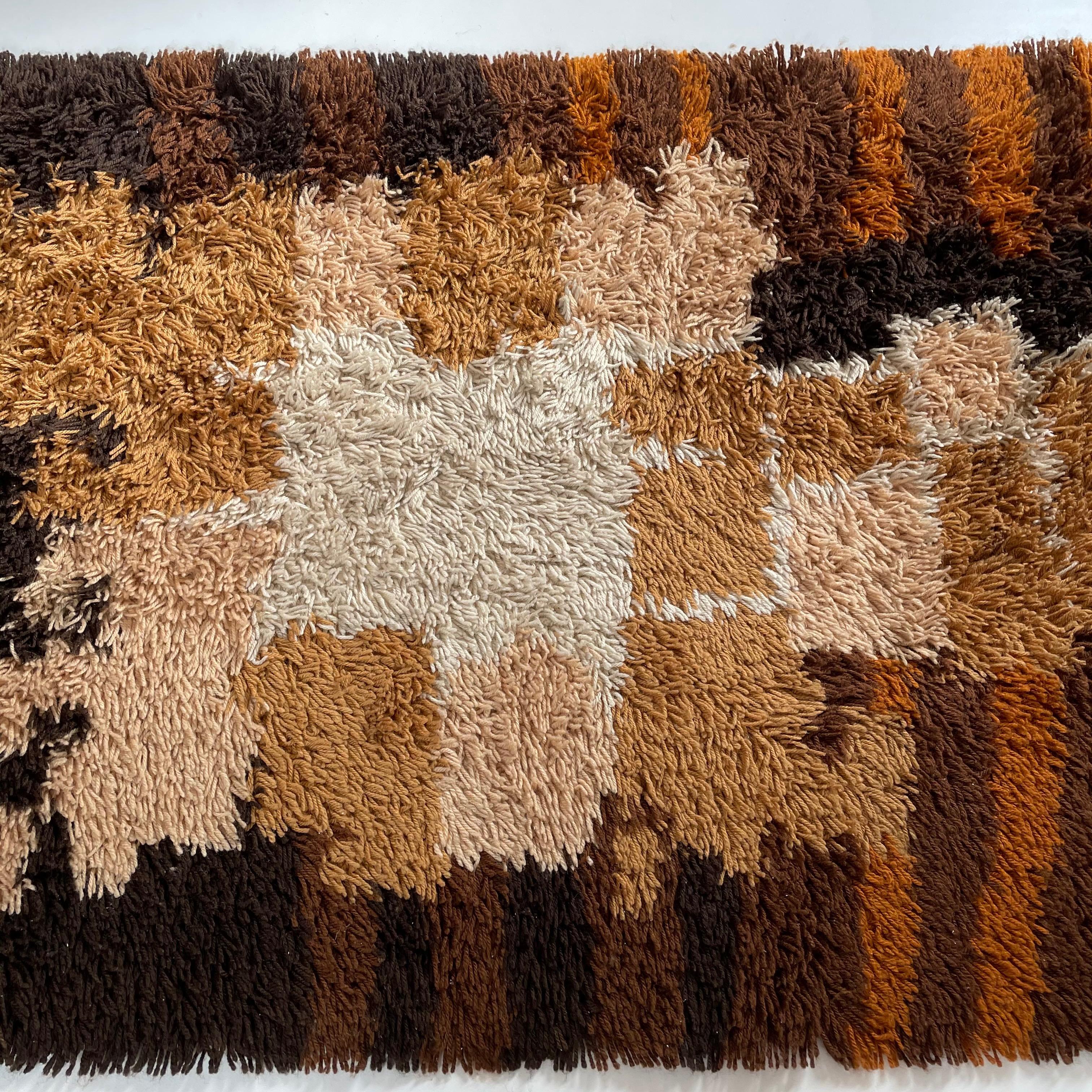 Modernistischer mehrfarbiger Rya-Teppich mit hohem Flor aus den 1970er Jahren von Desso, Niederlande im Angebot 4