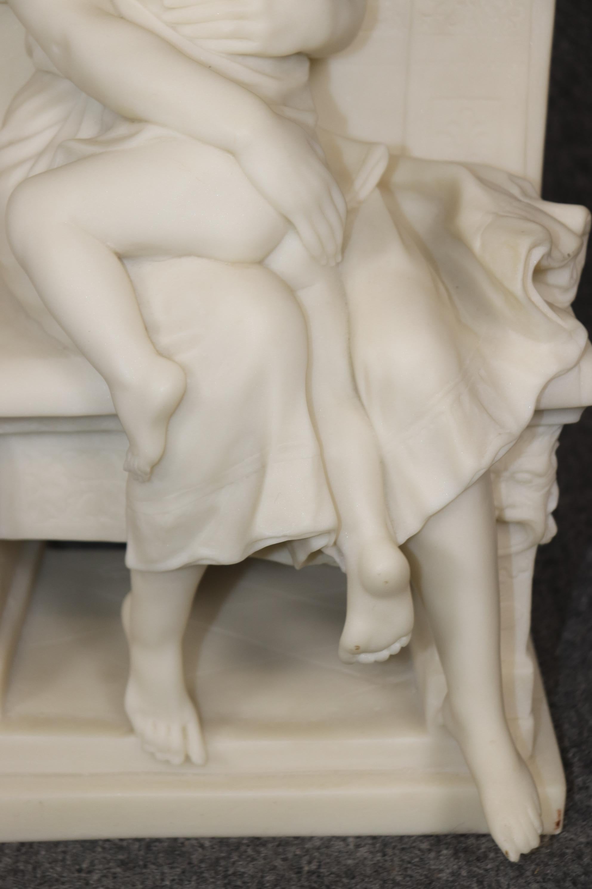 Fantastica scultura in alabastro del XIX secolo di Mother & Child di Antonio Frilli 4