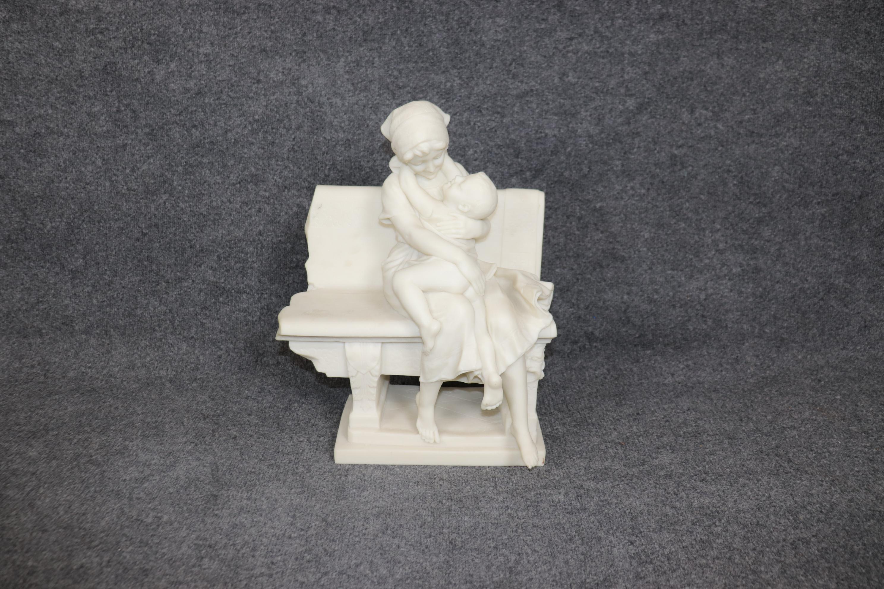 Fantastica scultura in alabastro del XIX secolo di Mother & Child di Antonio Frilli In condizioni buone a Swedesboro, NJ