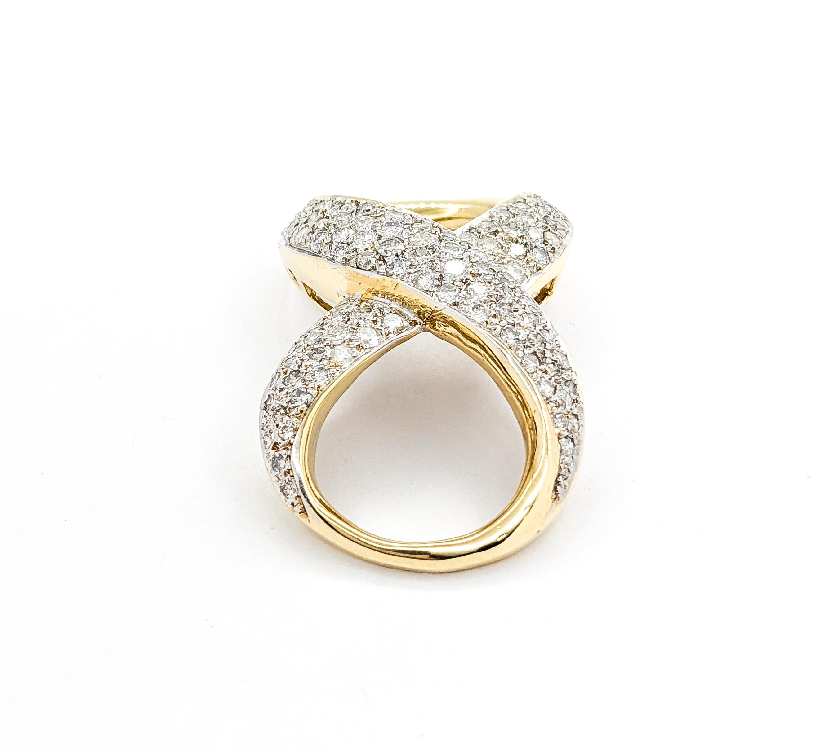 Fantastico ciondolo infinito con diamanti a pavé da 2,00 carati in oro giallo In condizioni ottime in vendita a Bloomington, MN