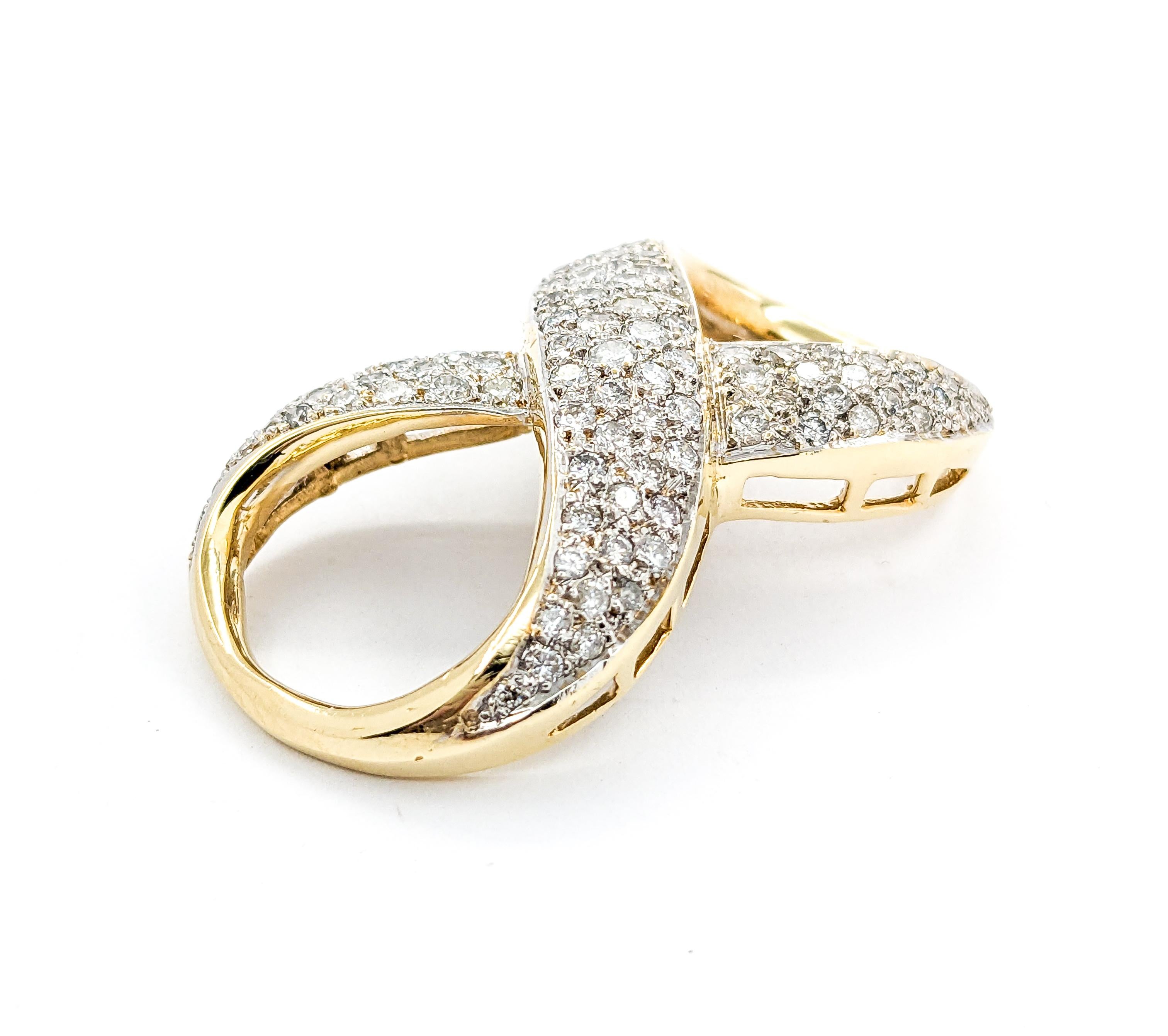 Donna Fantastico ciondolo infinito con diamanti a pavé da 2,00 carati in oro giallo in vendita