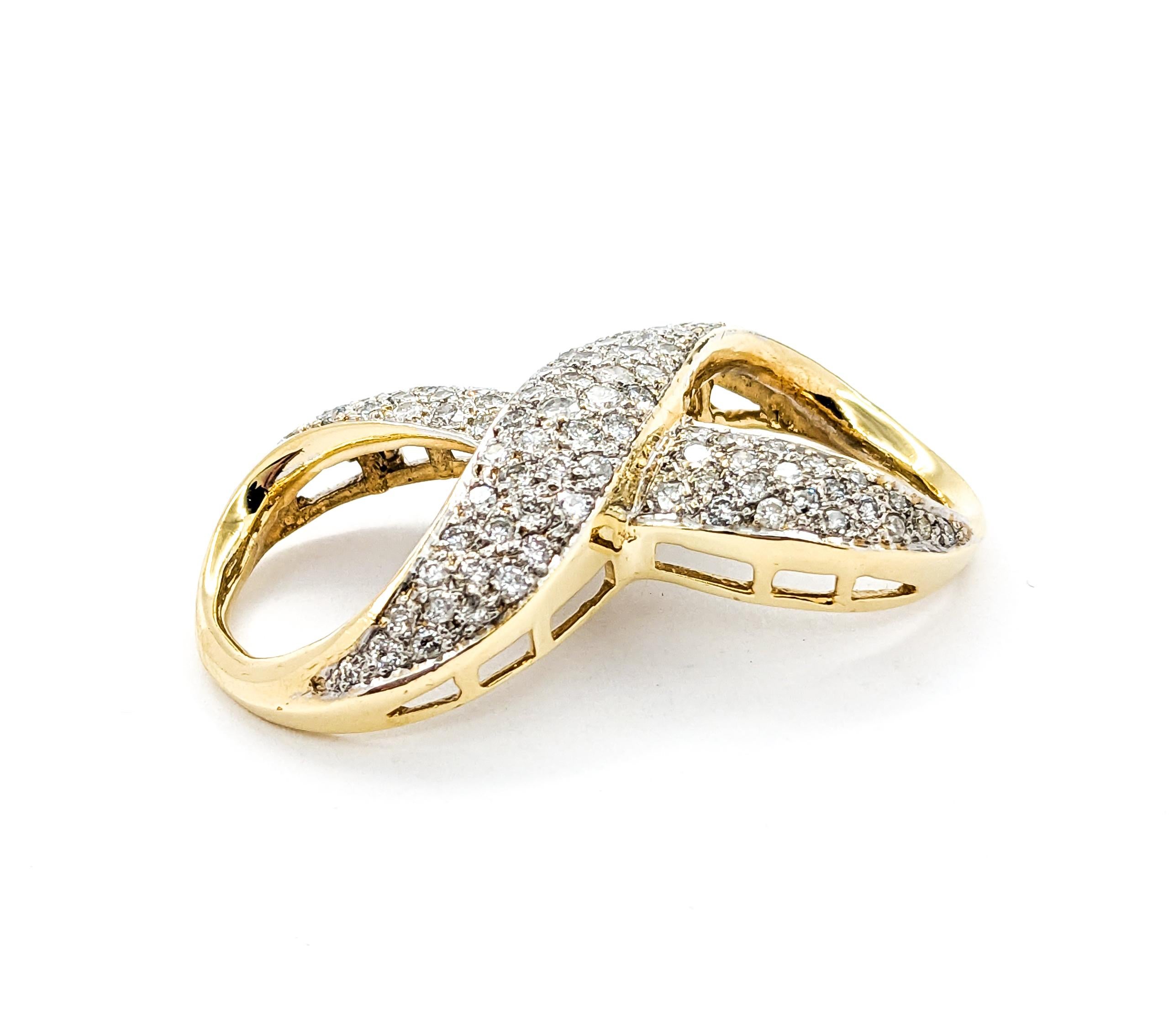 Fantastico ciondolo infinito con diamanti a pavé da 2,00 carati in oro giallo in vendita 3