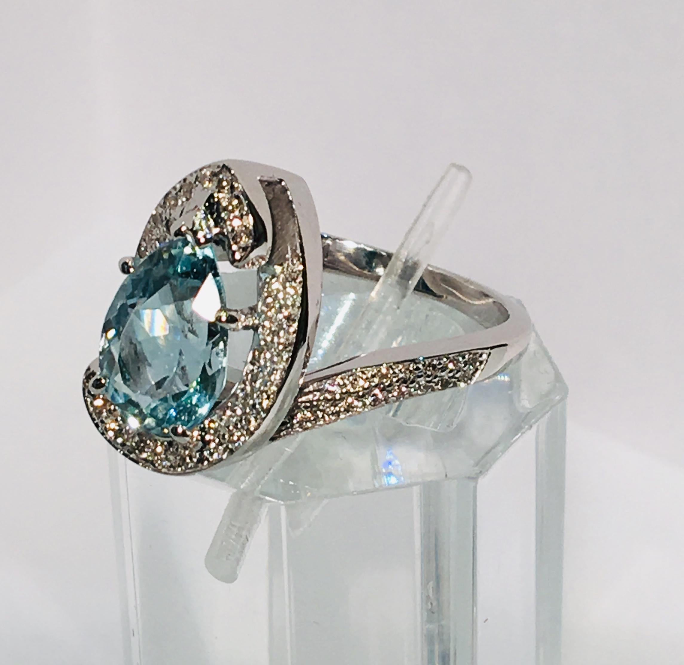 Fantastic 2.6 Carat Pear Cut Aquamarine Diamond Modern Swirl 18 Karat Ring 3