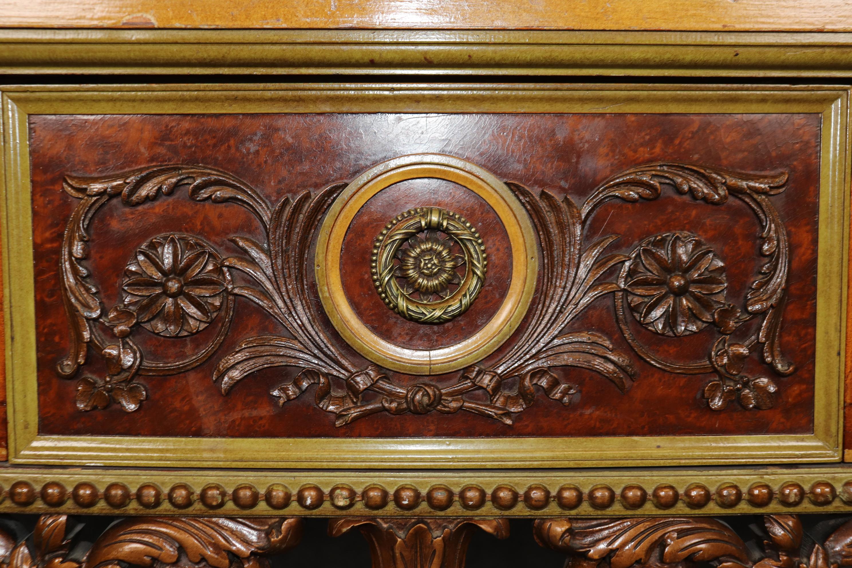 Fantastica credenza Adams decorata con vernice in legno di raso e noce CIRCA 1920 in vendita 4