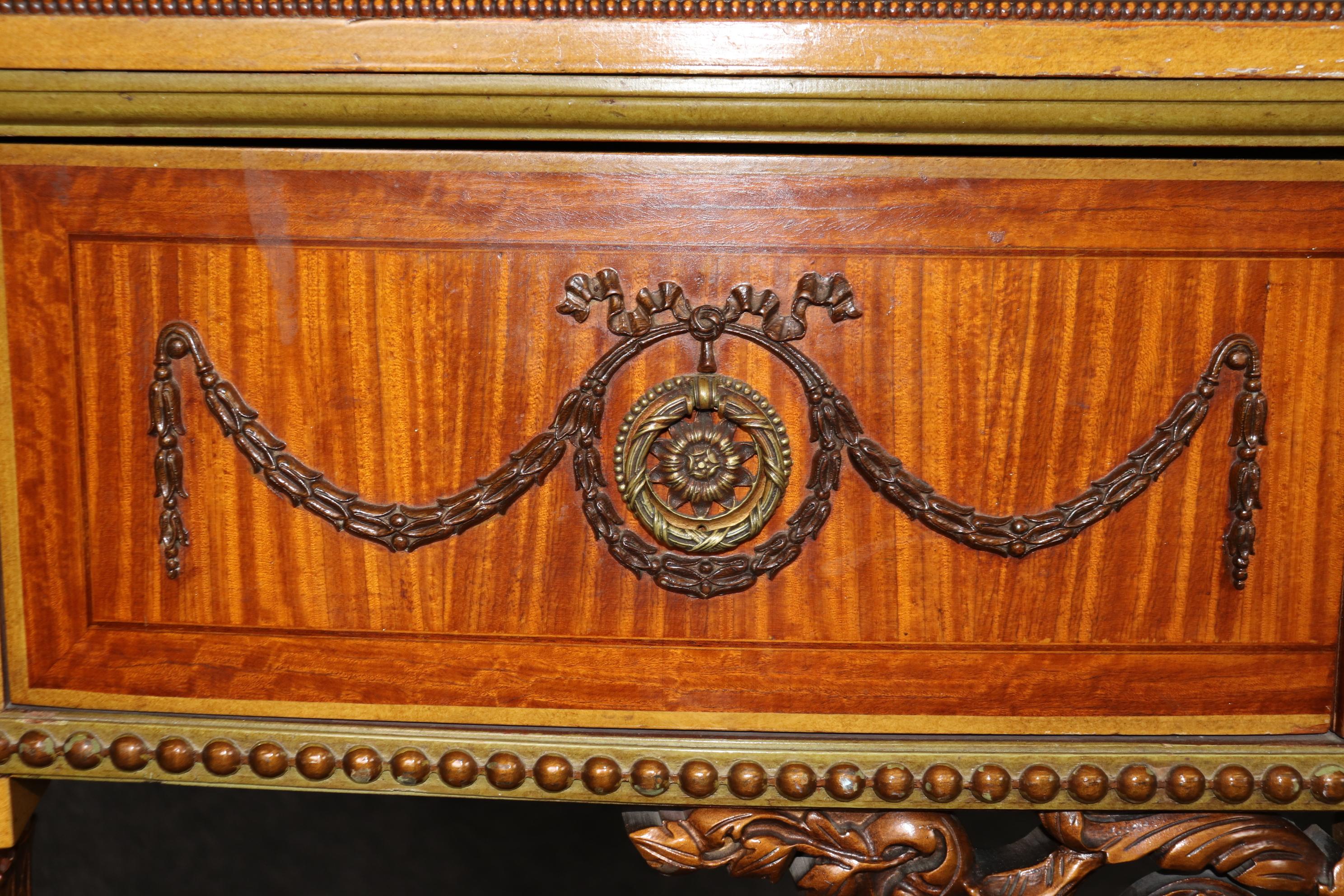 Fantastica credenza Adams decorata con vernice in legno di raso e noce CIRCA 1920 in vendita 5