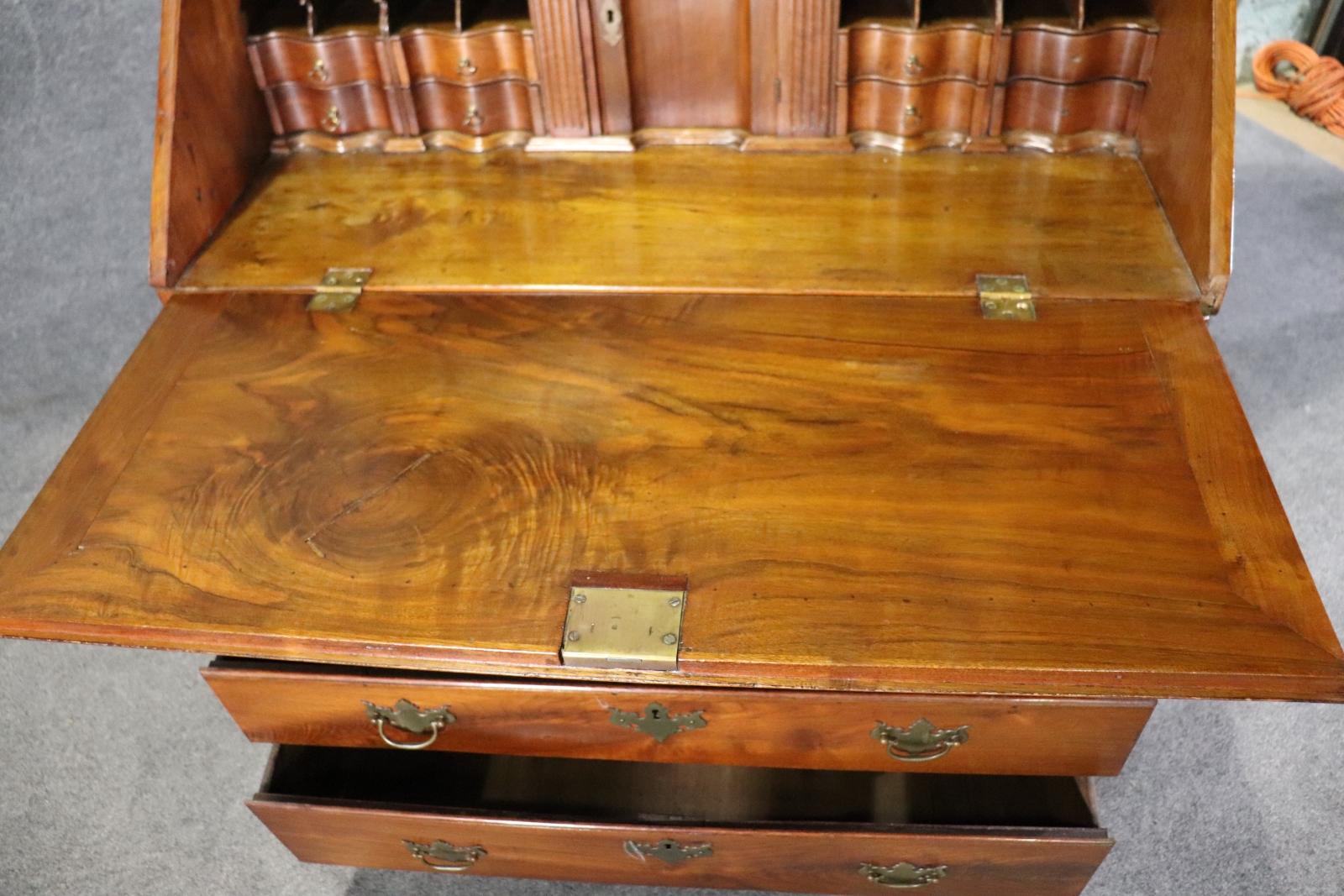 Fantastic American Centennial Solid Walnut Philadelphia Carved Secretary Desk  For Sale 8