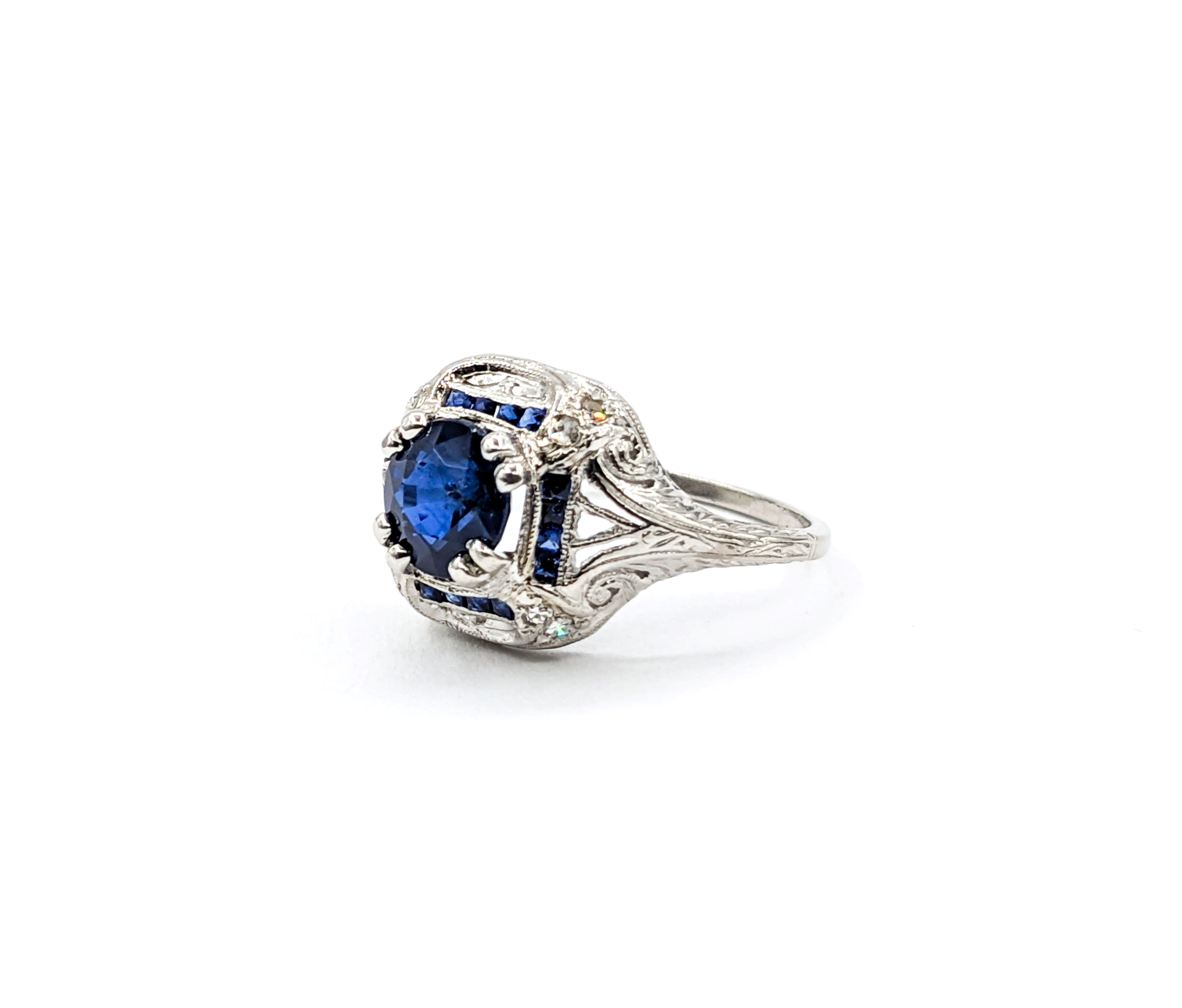 Fantastic Antique Art Deco Ring with Sapphire and Diamonds in Platinum Filigree 1