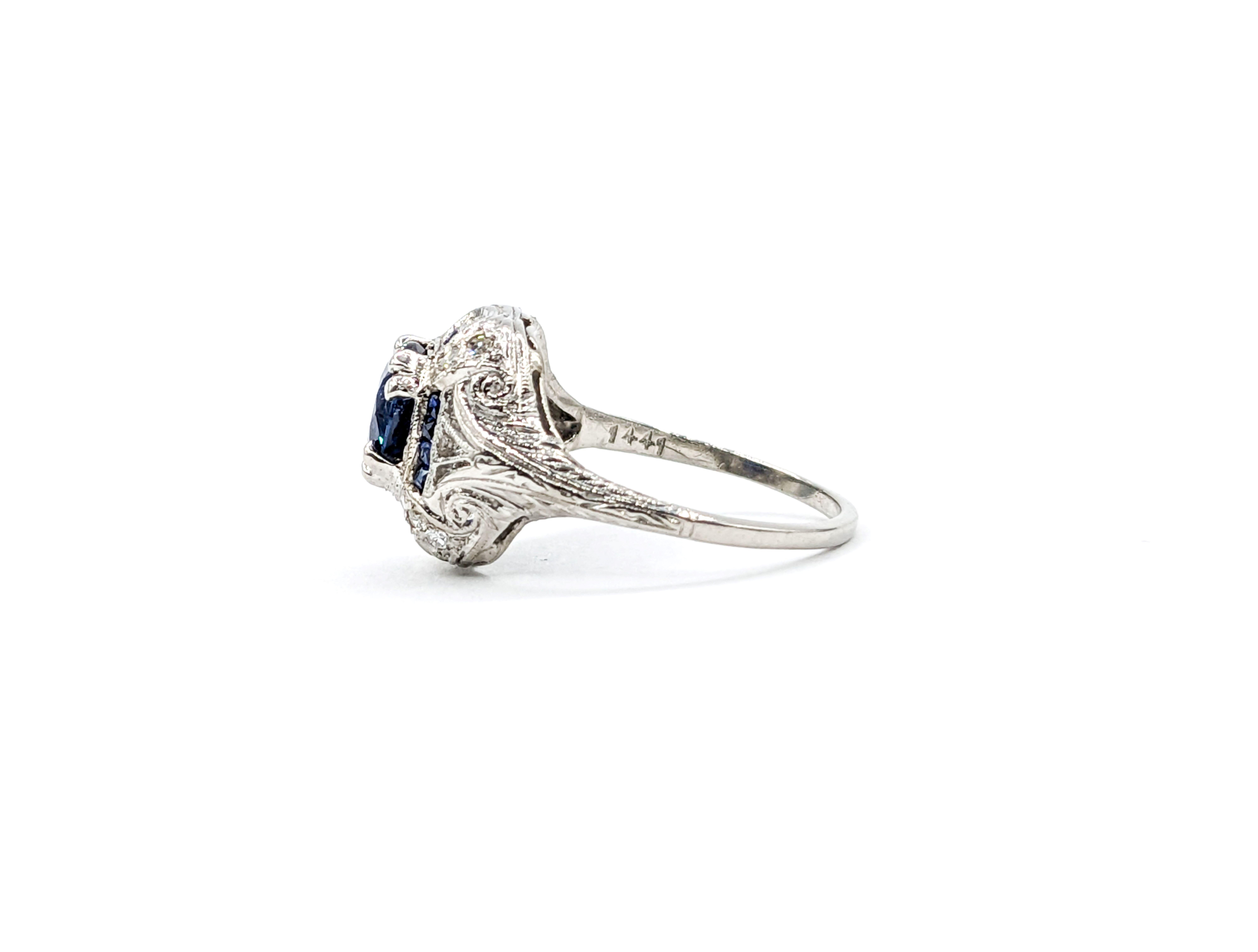 Fantastic Antique Art Deco Ring with Sapphire and Diamonds in Platinum Filigree 2