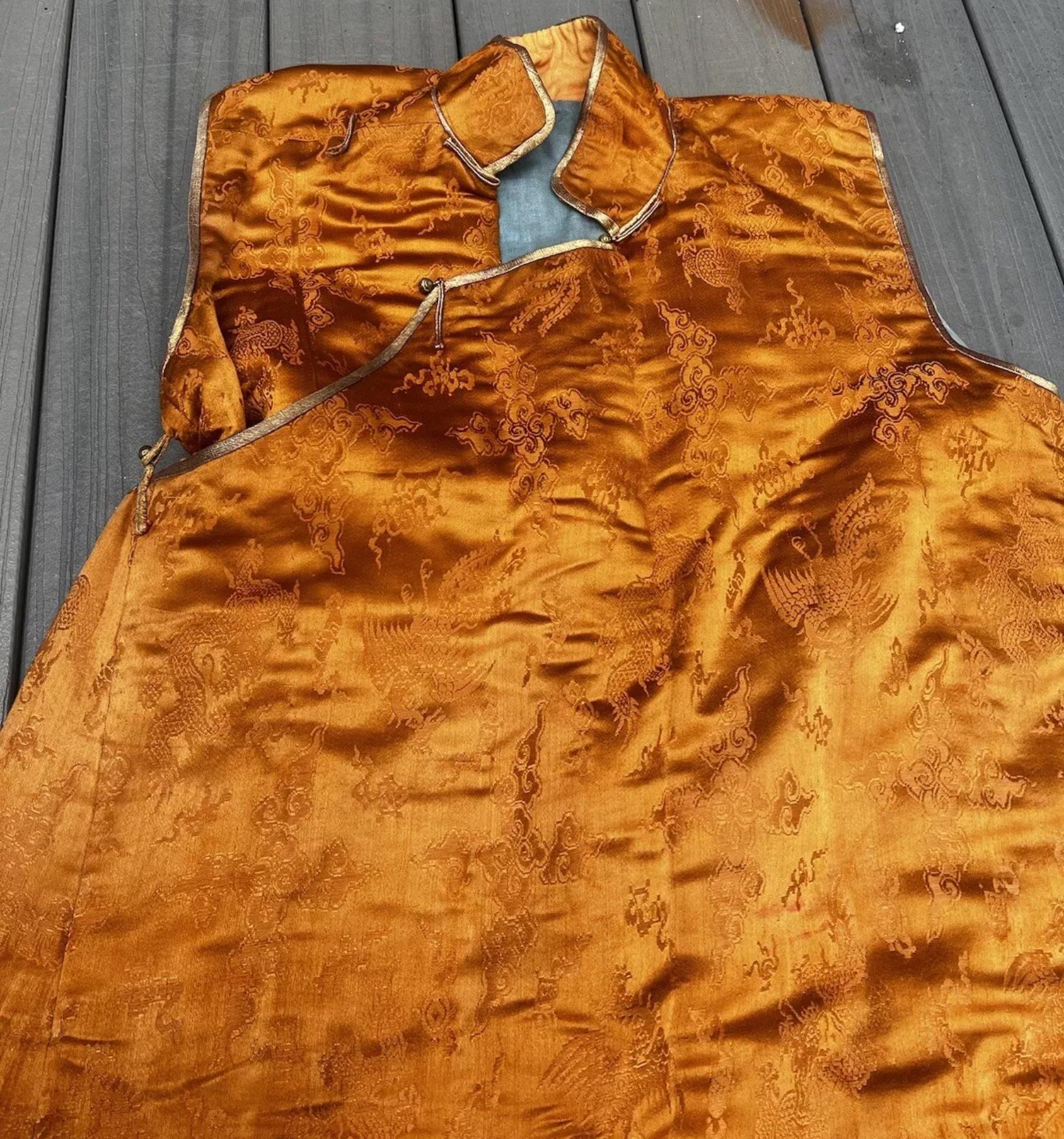 Fantastic Antique Chinese Silk Brocade Vest Dragons & Phoenixes Qing Period For Sale 7