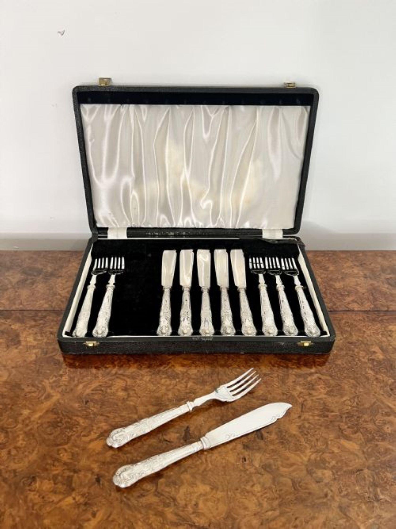 20th Century Fantastic antique Edwardian twelve piece cutlery set in the original box  For Sale