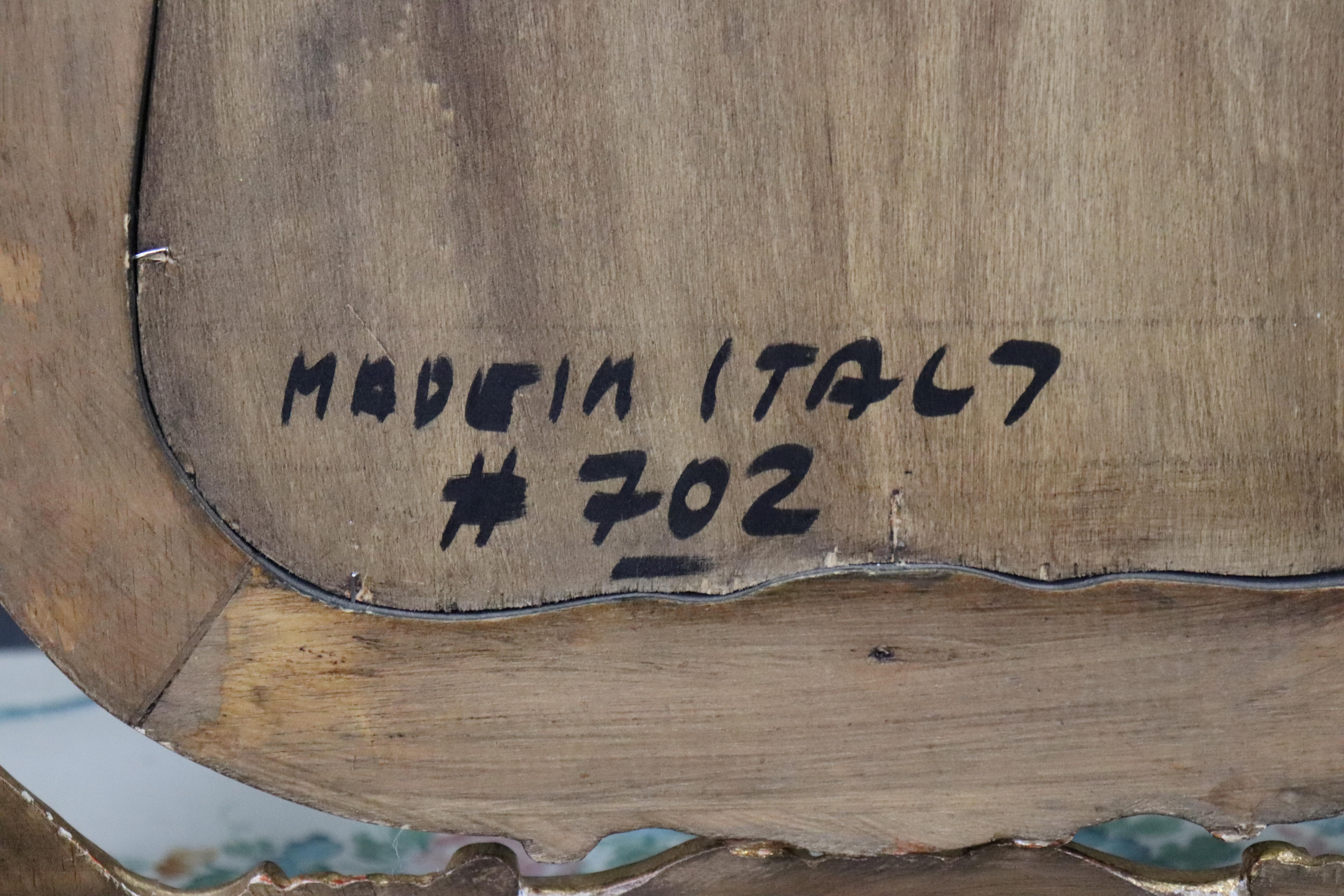 Fantástica Vanty Bomba Veneciana Italiana Antigua Pintada y Dorada con Espejo en venta 12