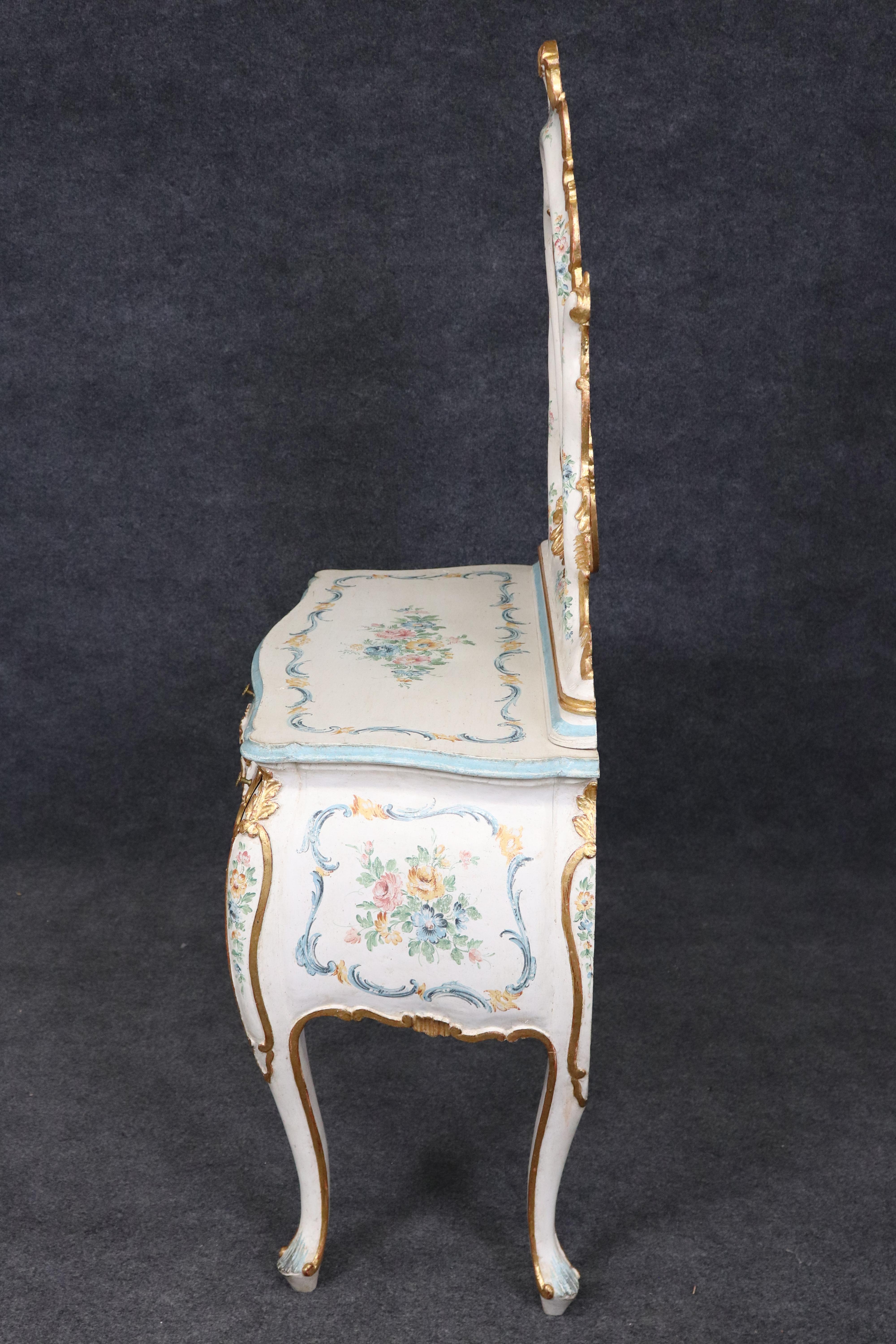 Fantástica Vanty Bomba Veneciana Italiana Antigua Pintada y Dorada con Espejo Italiano en venta