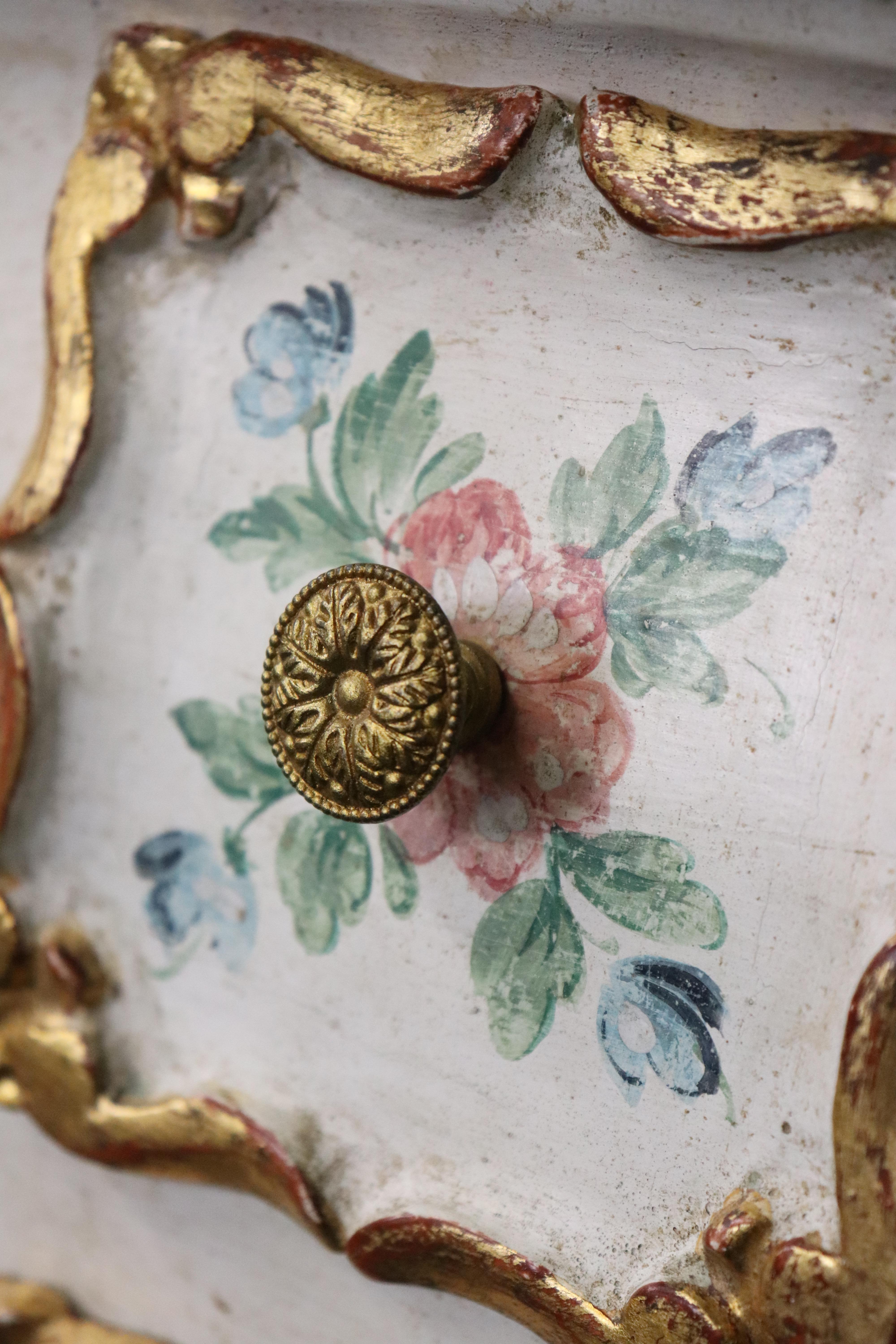 Fantástica Vanty Bomba Veneciana Italiana Antigua Pintada y Dorada con Espejo en venta 1