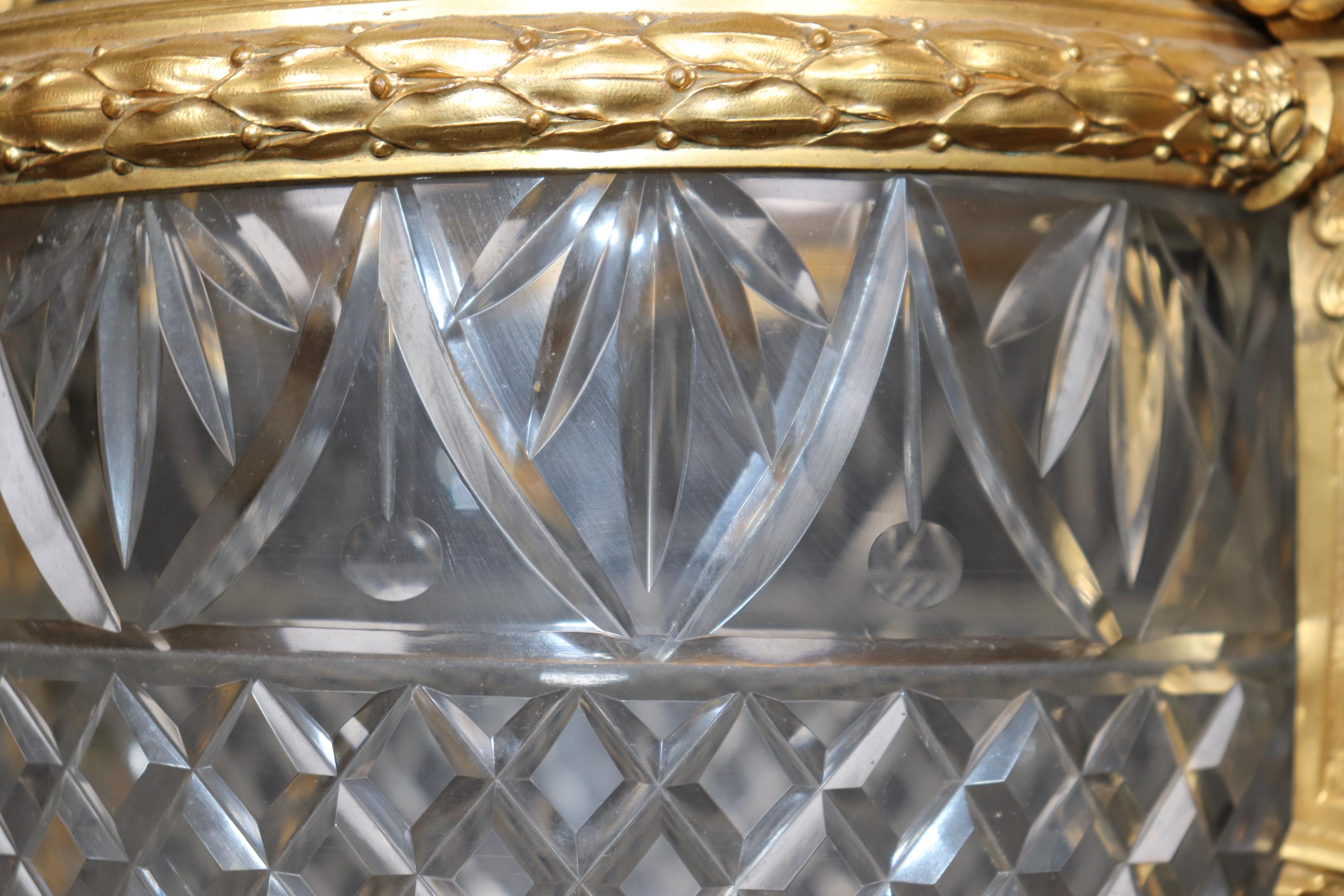 Fantástica urna jarrón troyano de cristal y bronce fundido atribuido a Baccarat 5