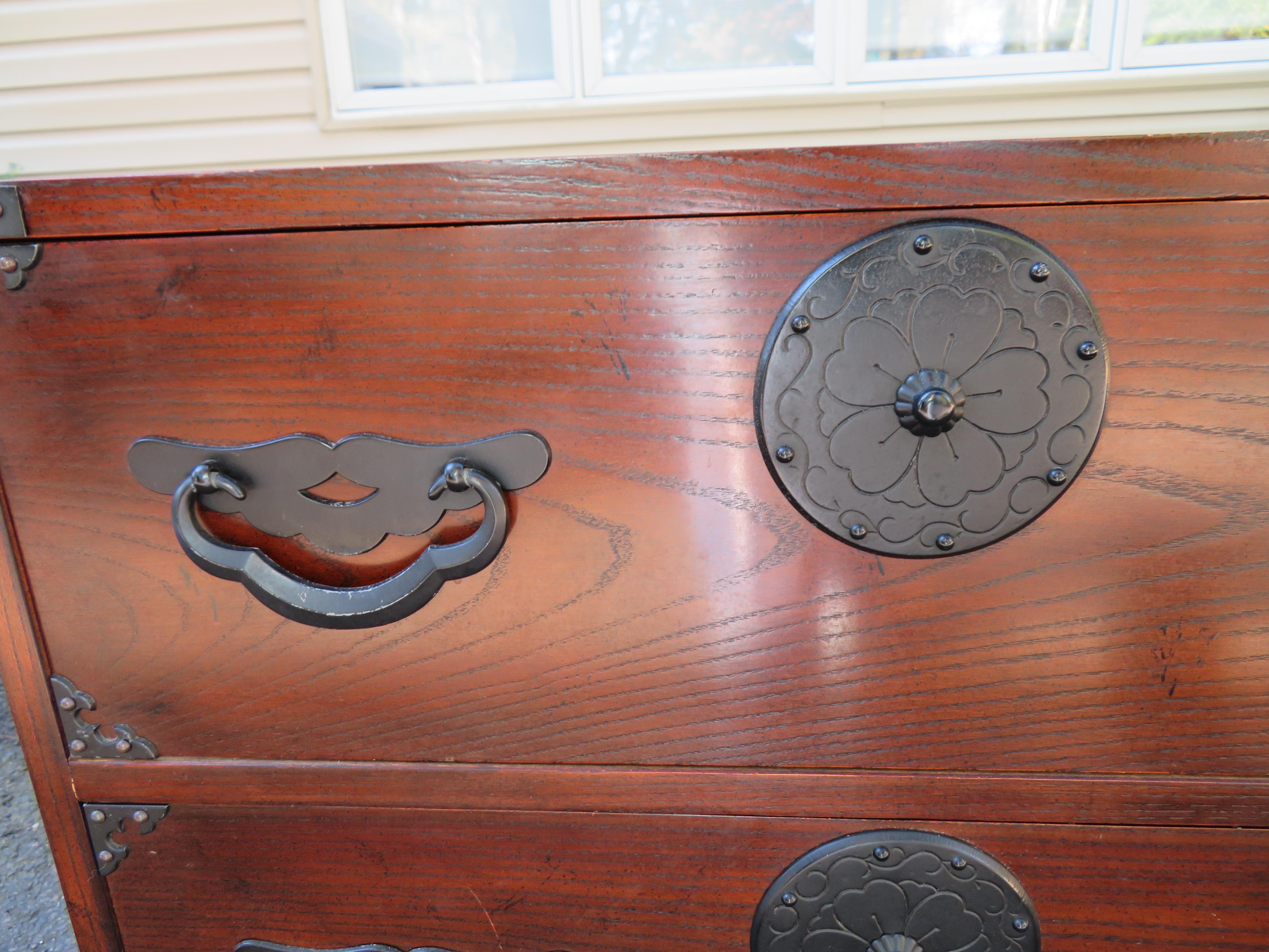 Late 20th Century Fantastic Baker Modern Asian Tansu Bachelors Chest Chinoiserie Mid-Century