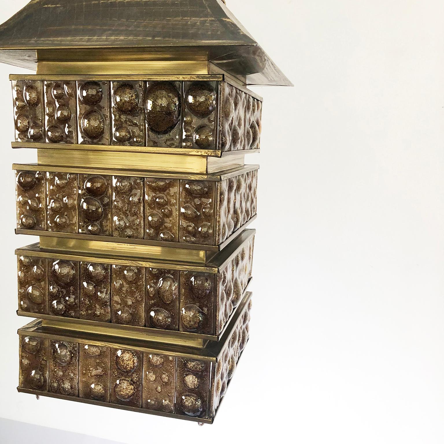 Fantástica araña grande en forma de pagoda de Feders Moderno de mediados de siglo en venta