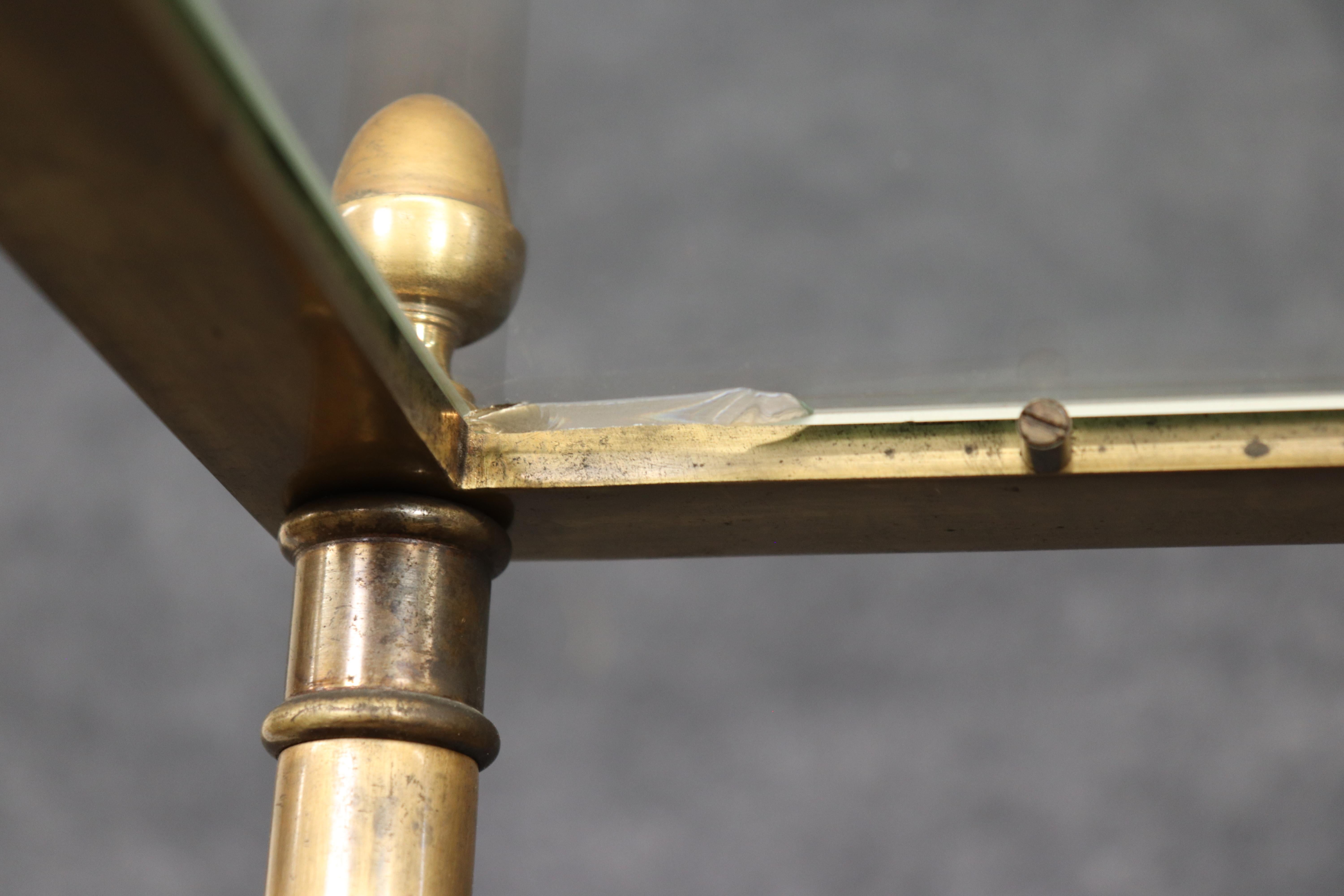 Fantastico espositore a scaffale a 5 livelli in bronzo o in ottone della Maison Jansen in vendita 6