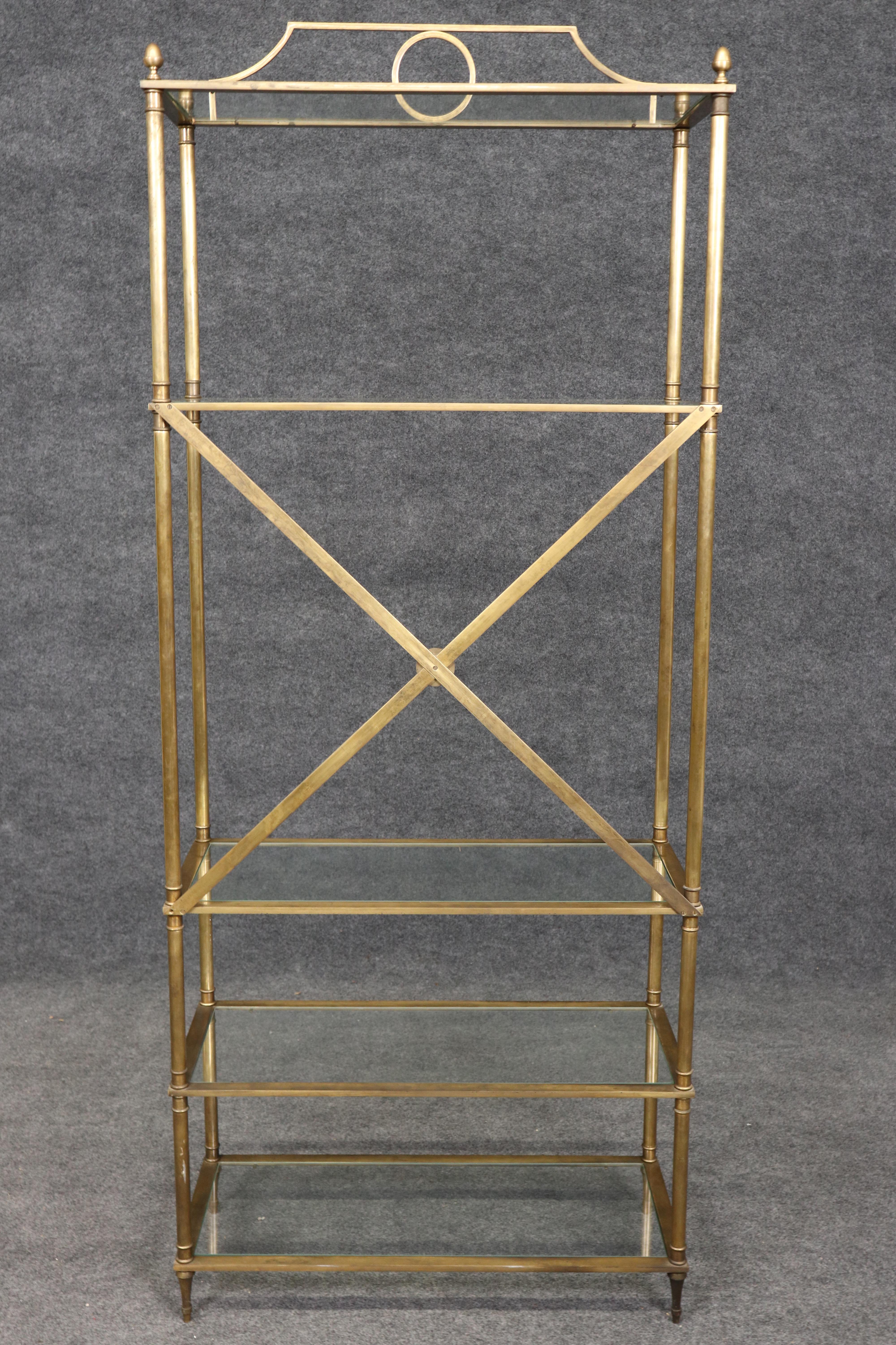 Francese Fantastico espositore a scaffale a 5 livelli in bronzo o in ottone della Maison Jansen in vendita