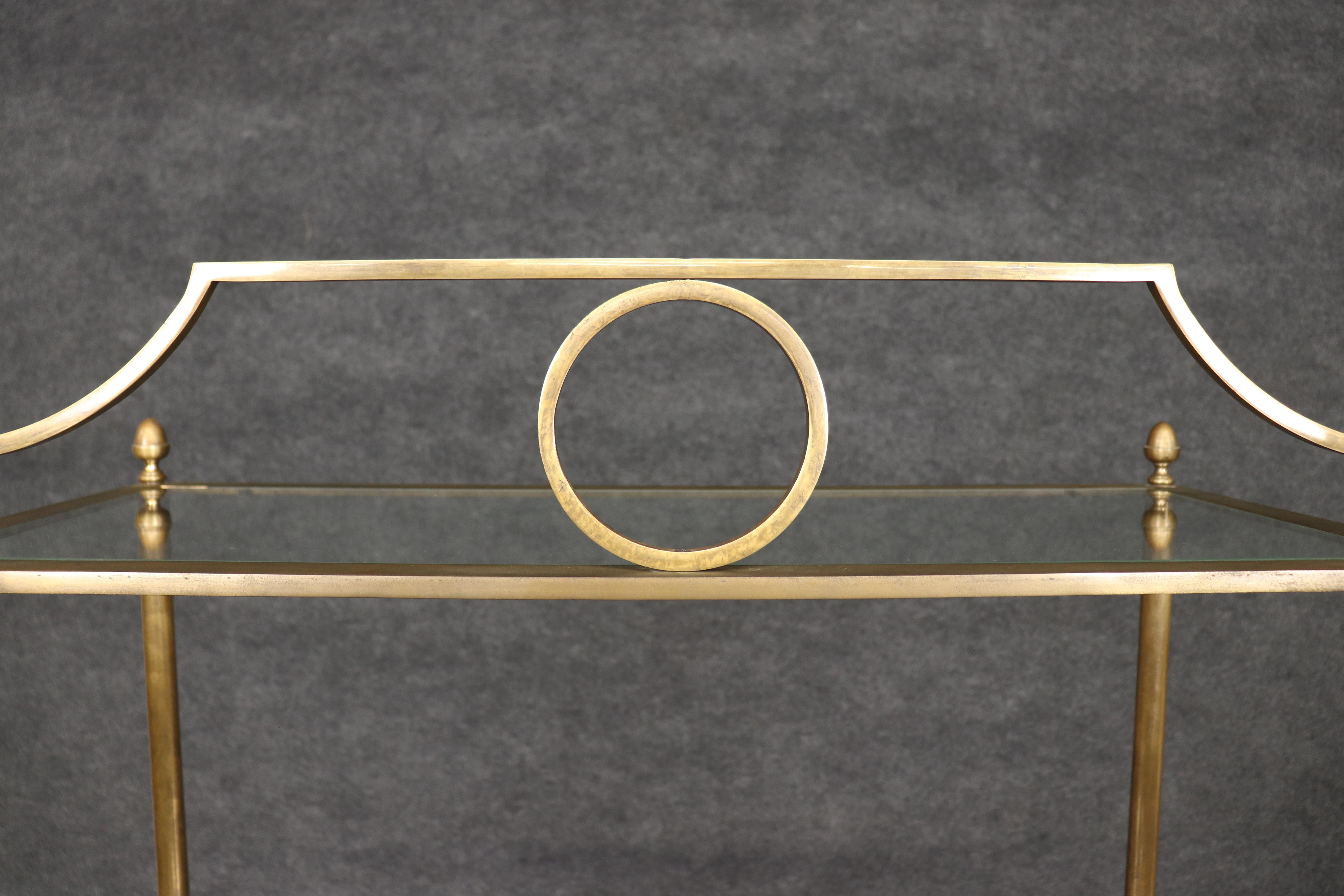 Fantastico espositore a scaffale a 5 livelli in bronzo o in ottone della Maison Jansen in vendita 2