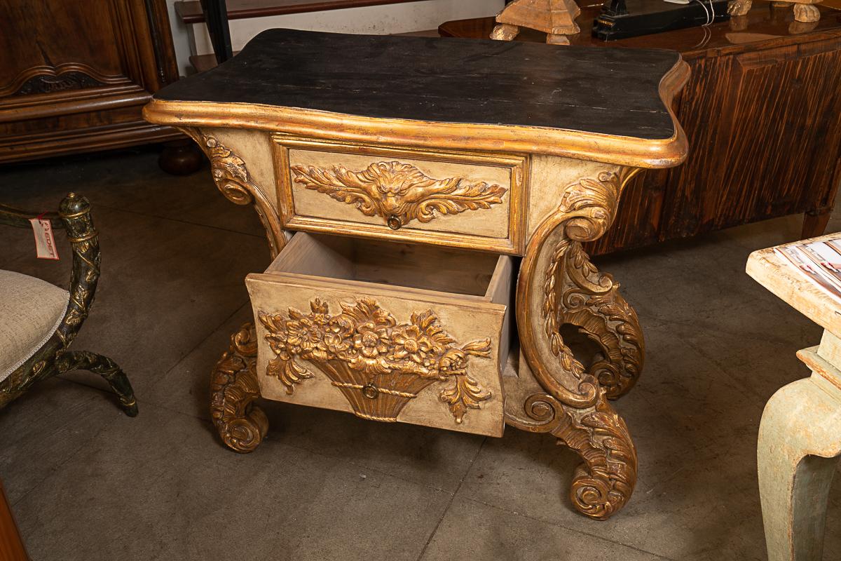 Fantastic Carved and Gilded Petit Commode In Good Condition In New Orleans, LA