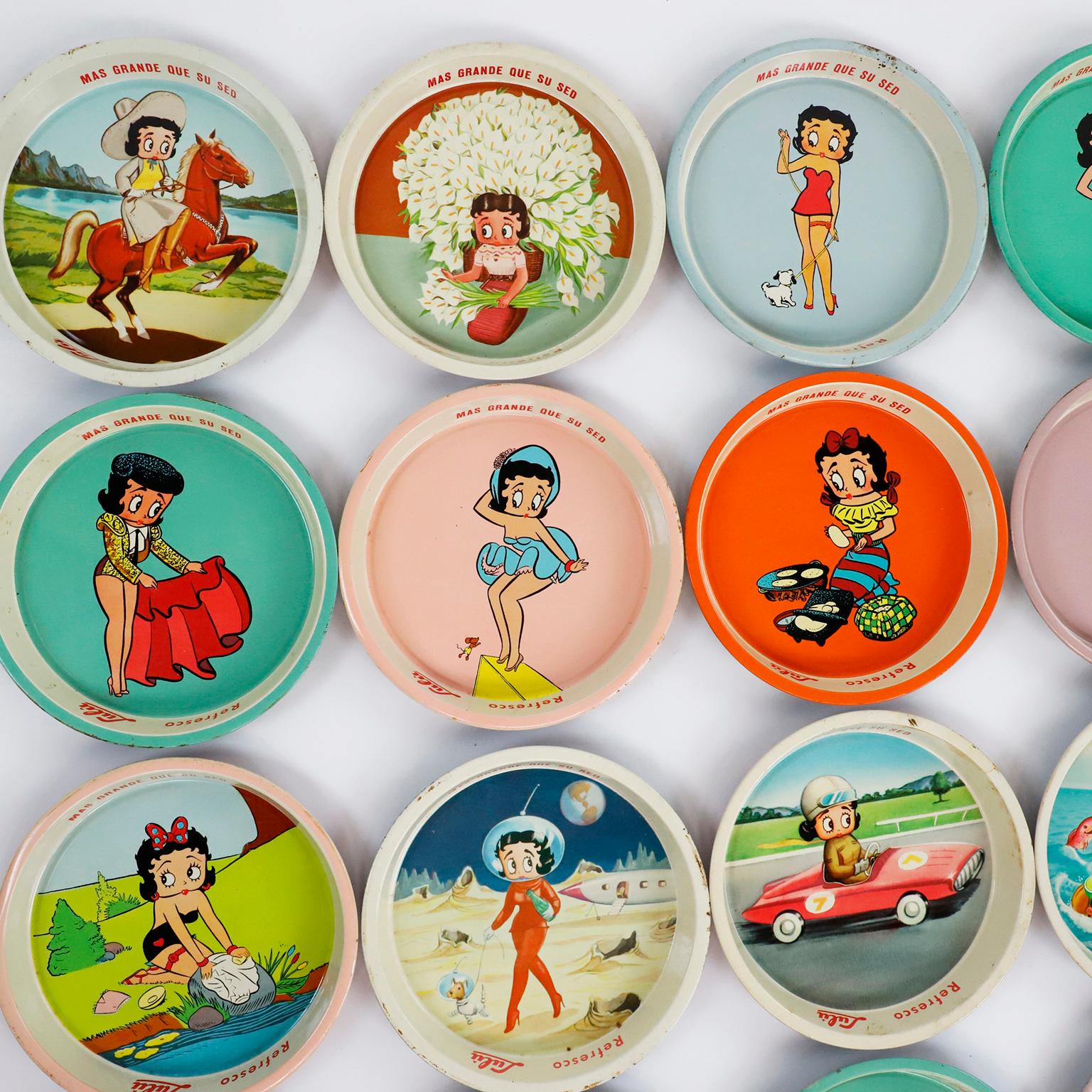 Fantastische Fantastic Kollektion von 34 mexikanischen Betty Boop „Lulu“-Sodatabletts aus Stahl (Mexikanisch) im Angebot
