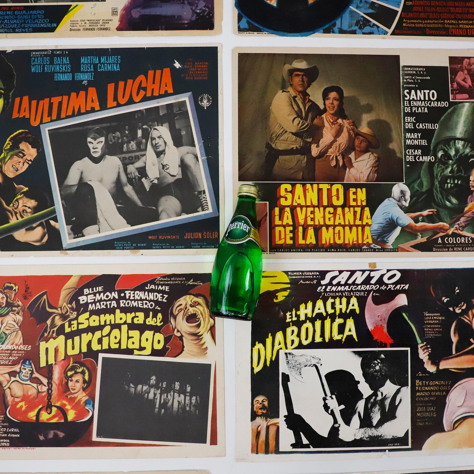 Papier Fantastique collection de 8 affiches originales et rares de films de lutte mexicains en vente