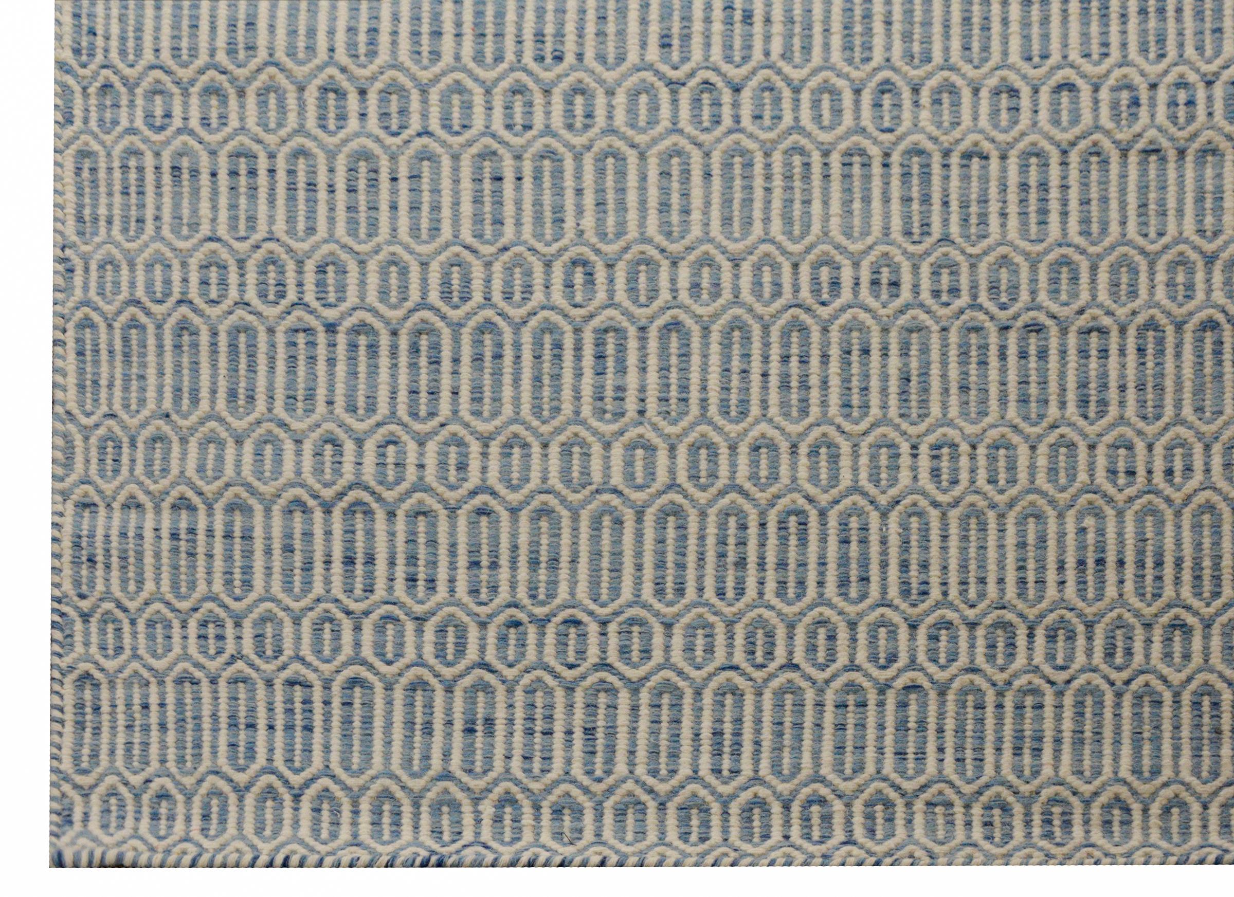 Kilim Fantastique tapis indien contemporain à tissage plat en vente