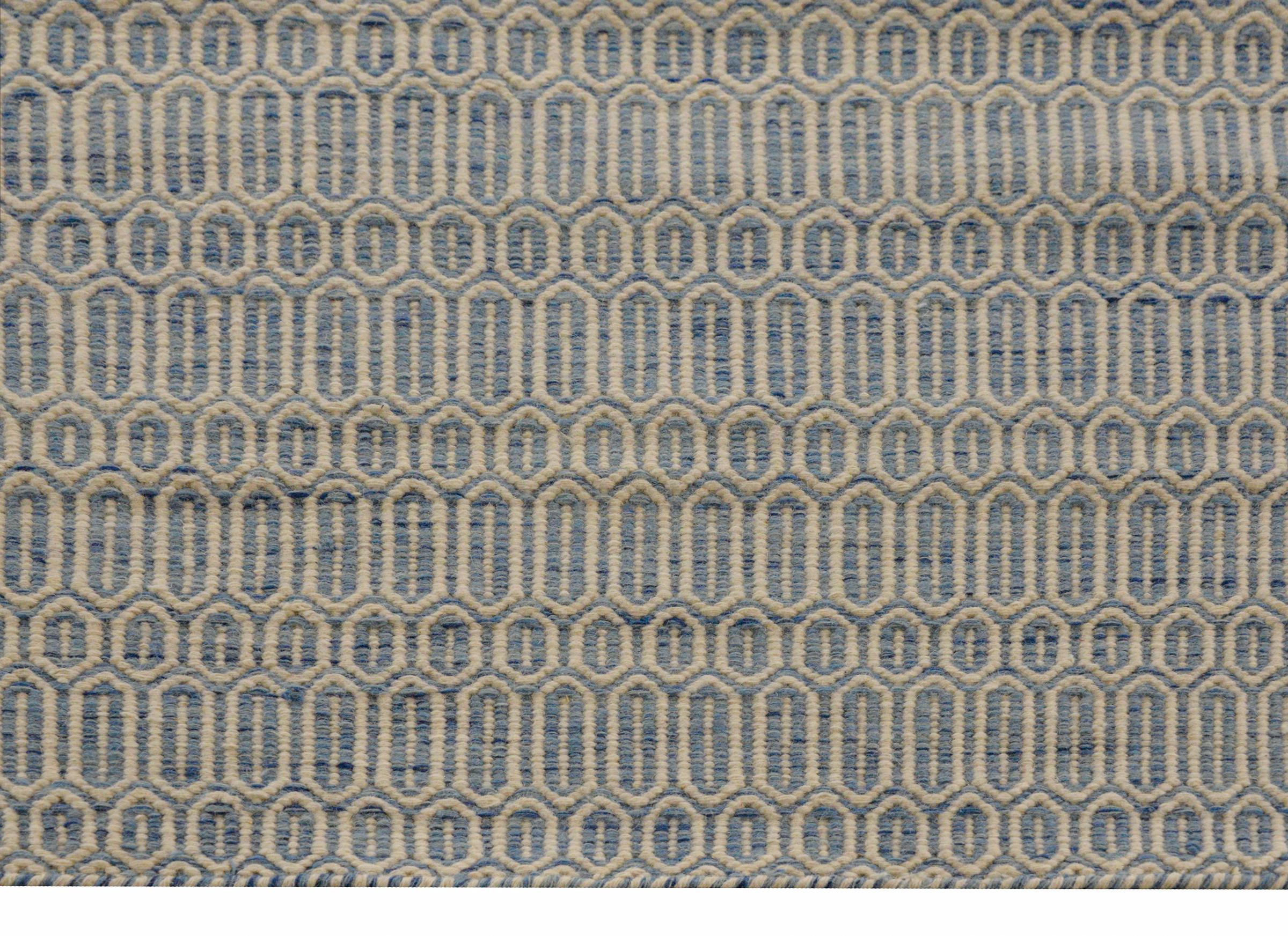 Fantastic Contemporary Indian Flat-Weave Rug In New Condition For Sale In Chicago, IL