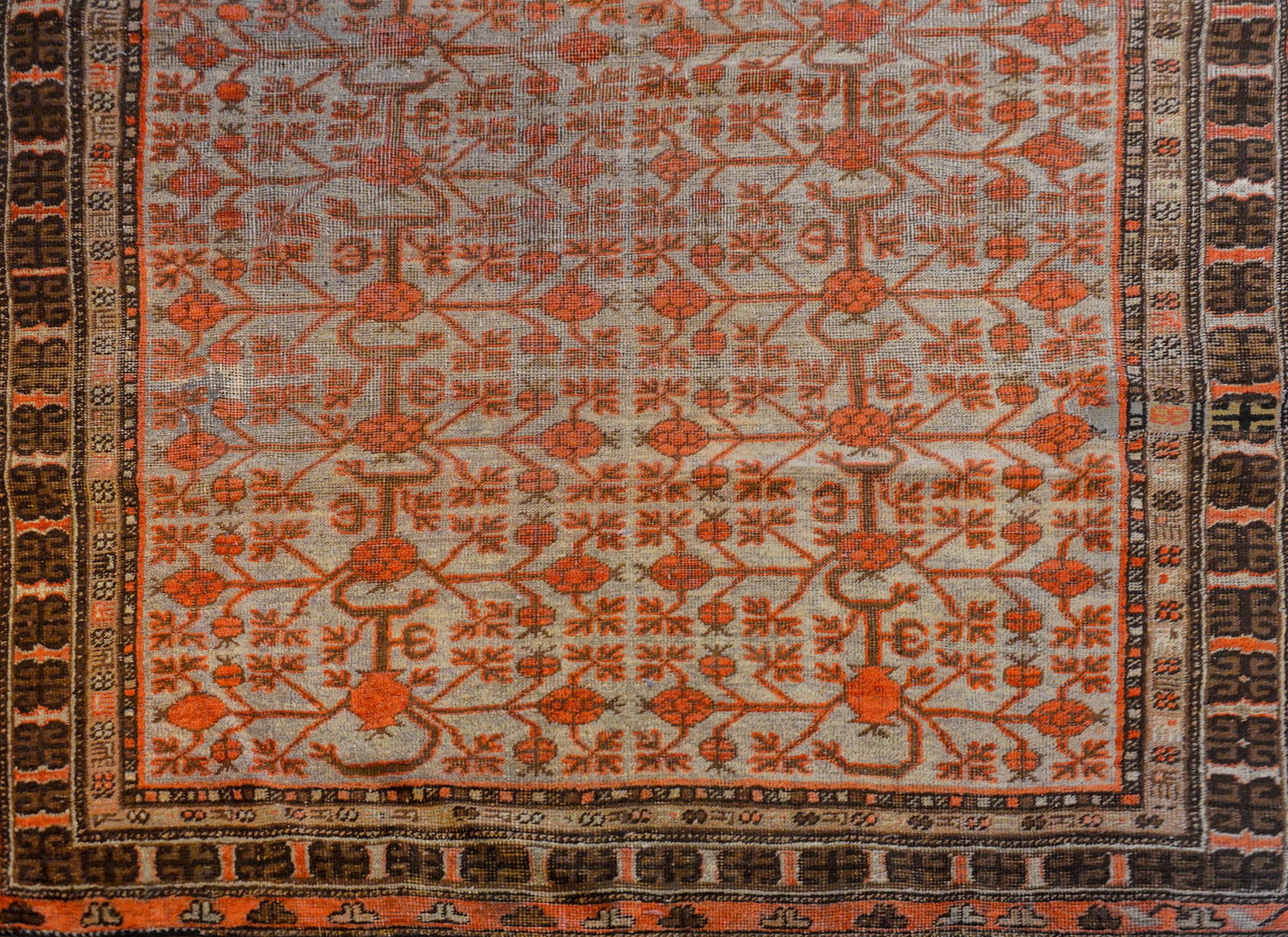 Fantástica alfombra Samaghand de Asia Central de principios del siglo XX Teñido con vegetales