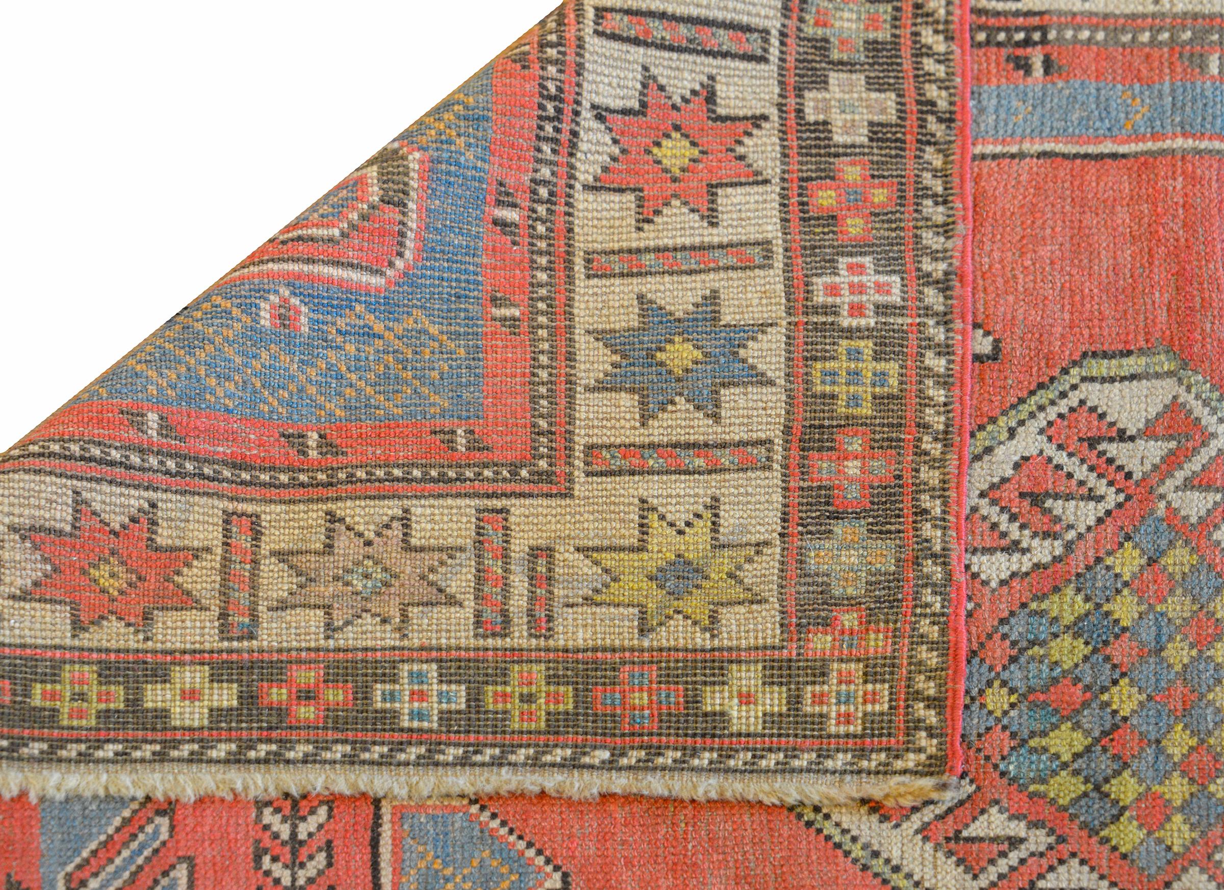 Fantastique tapis kazak du début du 20e siècle en vente 1