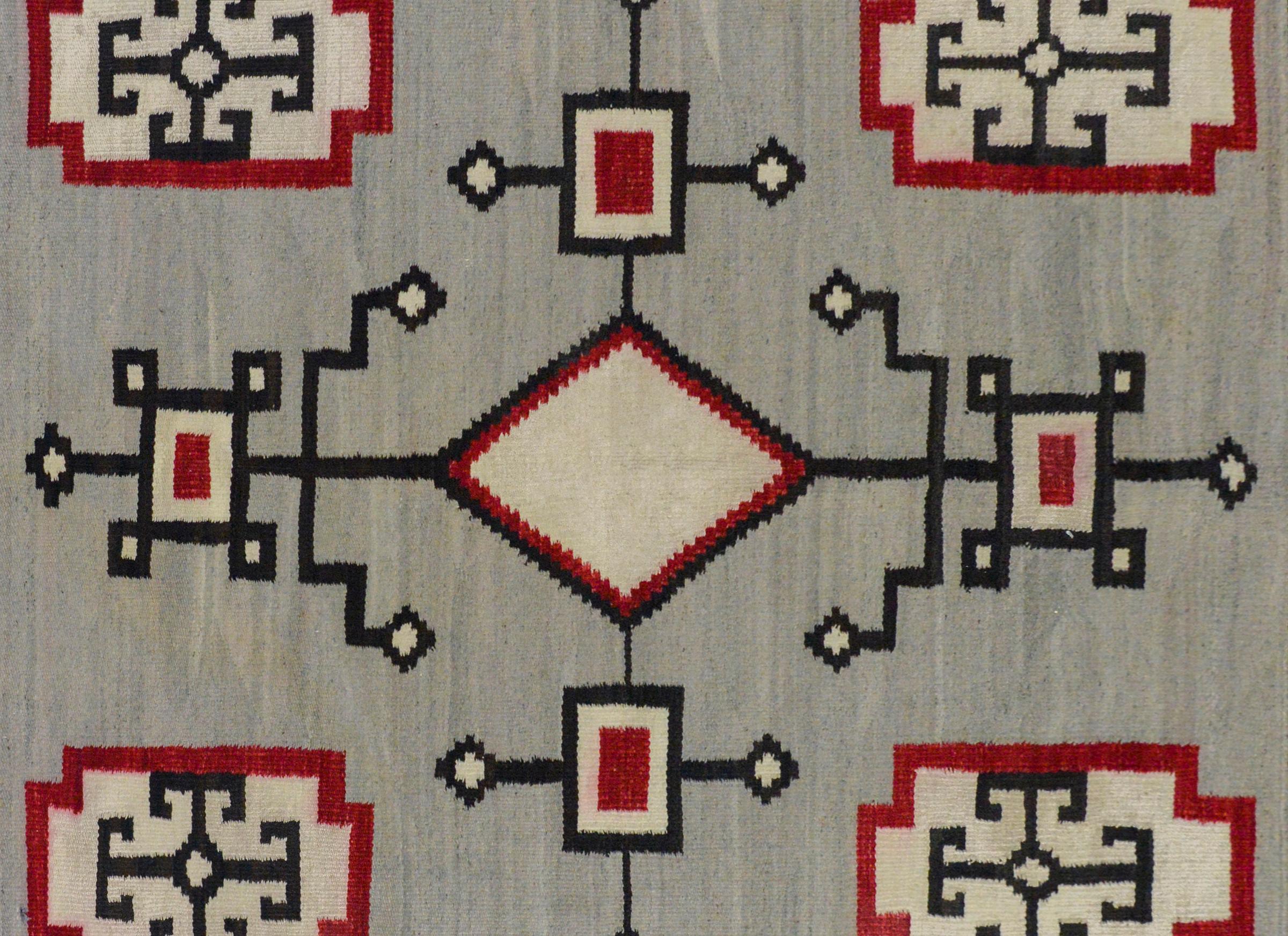 Fantastic Early 20th Century Navajo Rug In Good Condition In Chicago, IL