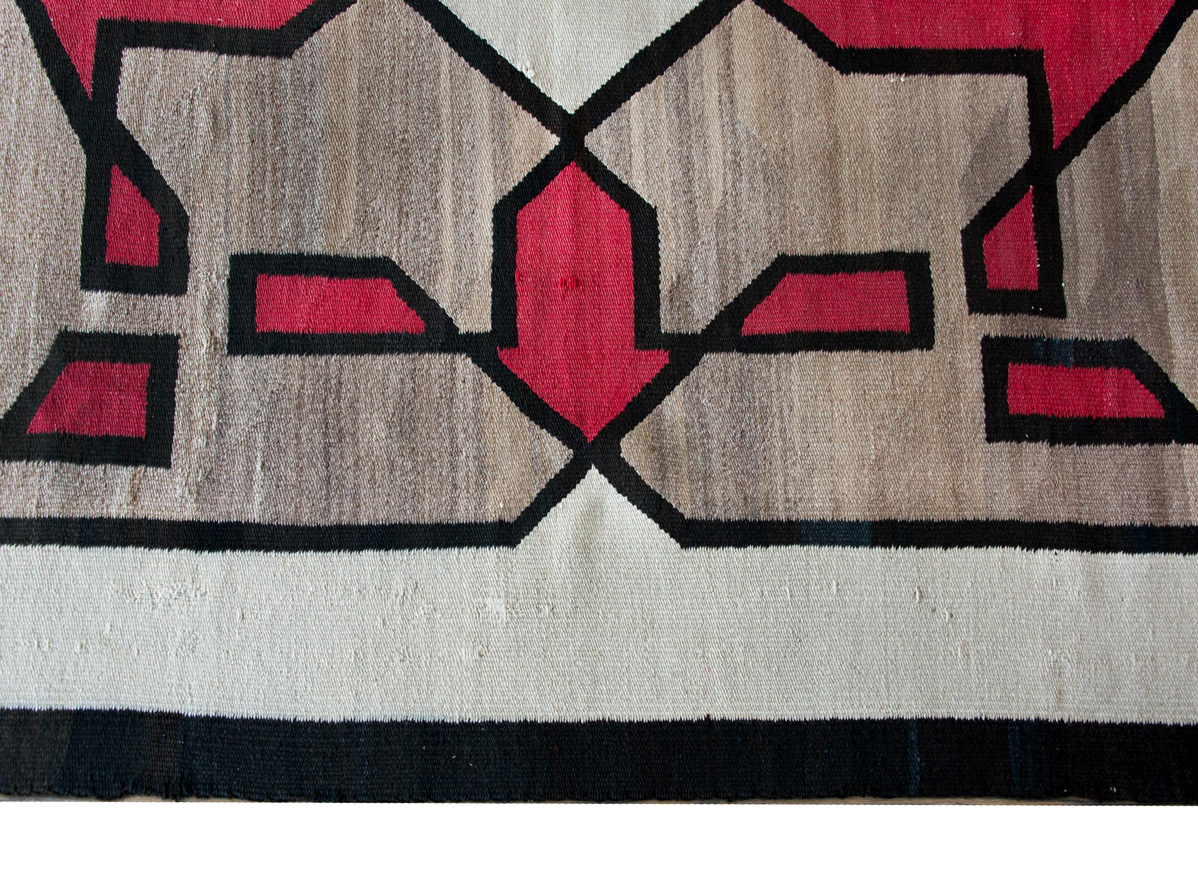 Fantastic Early 20th Century Navajo Rug In Good Condition For Sale In Chicago, IL