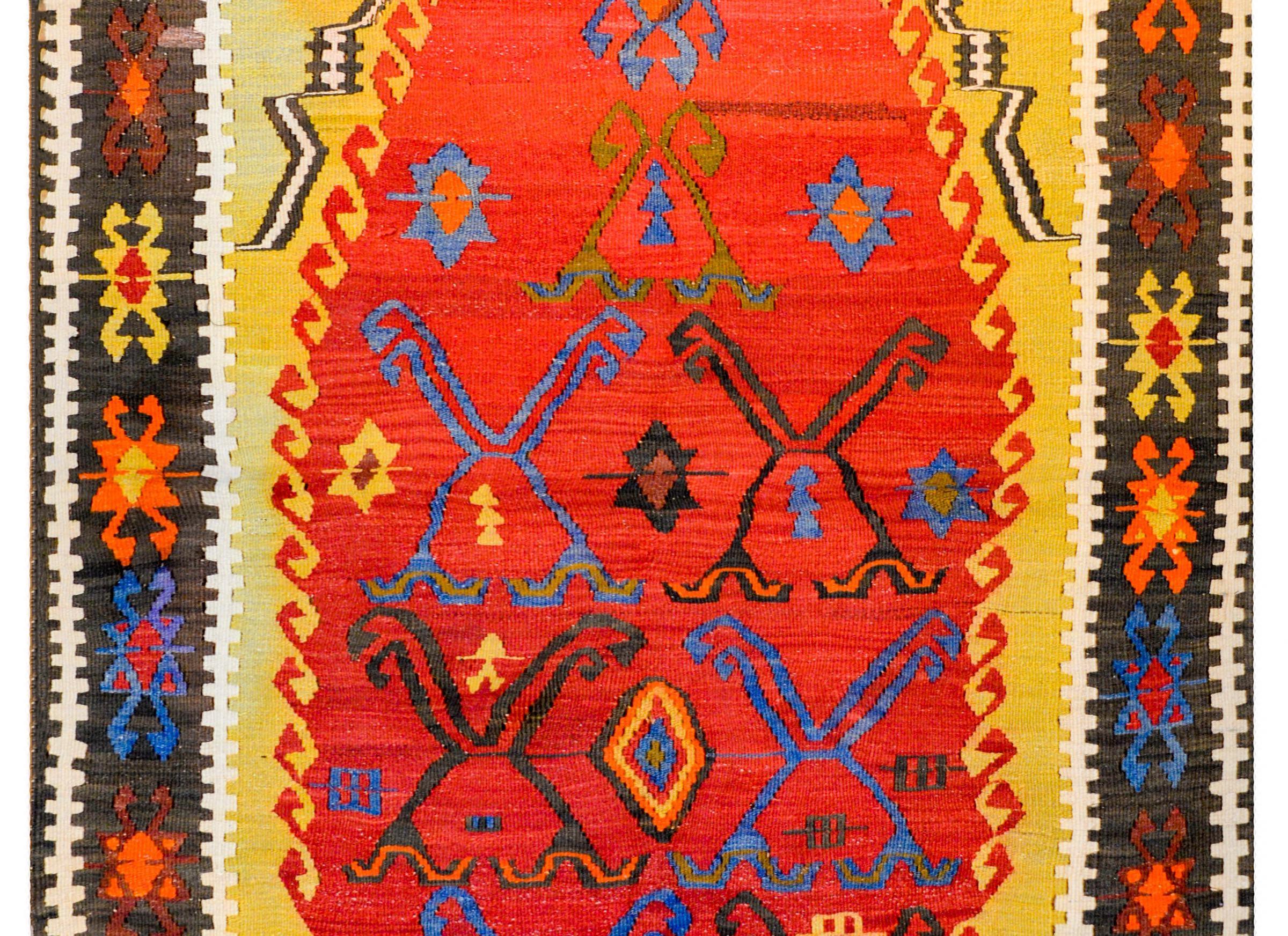 Teinture végétale Fantastique tapis turc Kilim du début du XXe siècle en vente