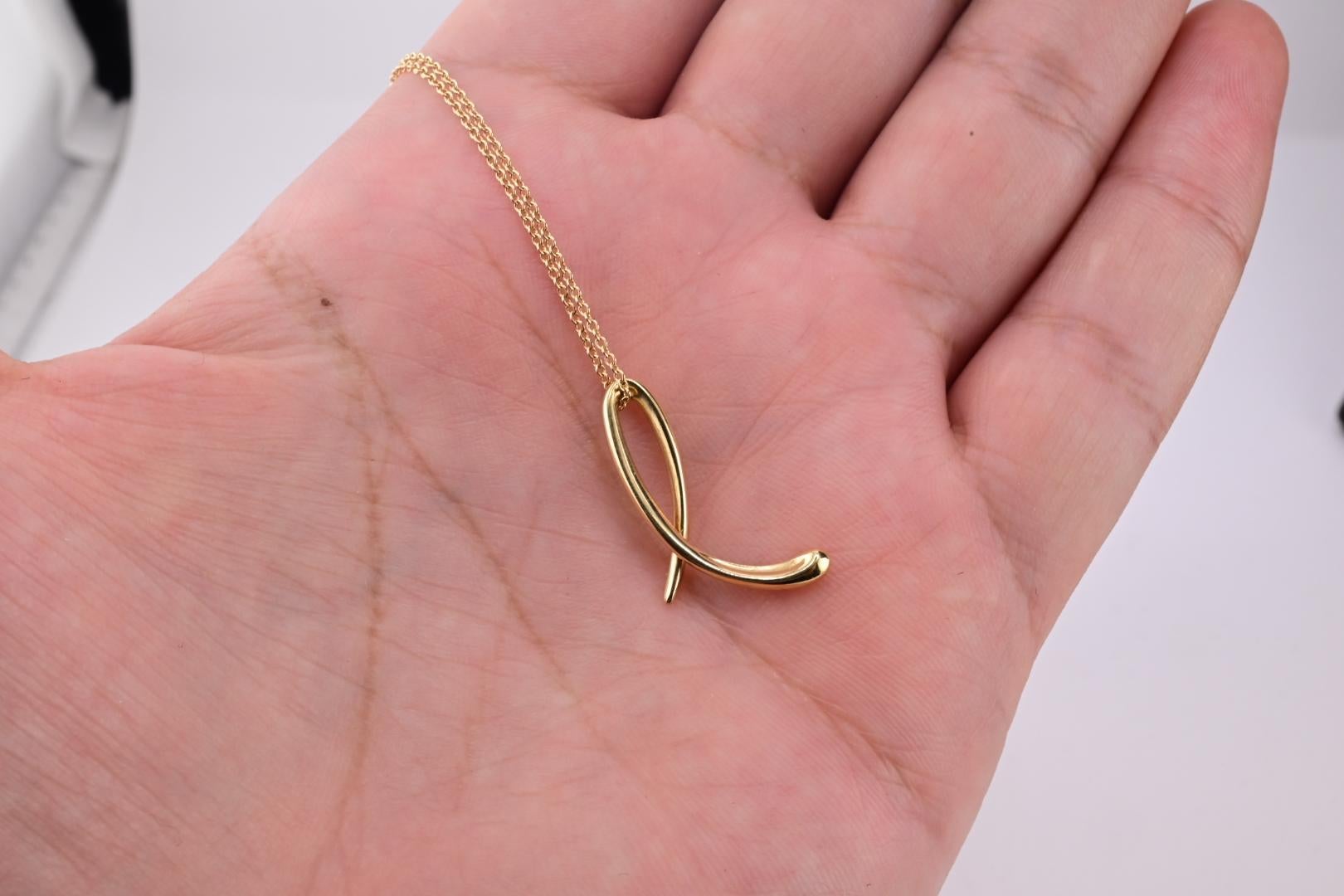 Fantastic Elsa Peretti Tiffany & Co. Yellow Gold Cursive L Pendant 7