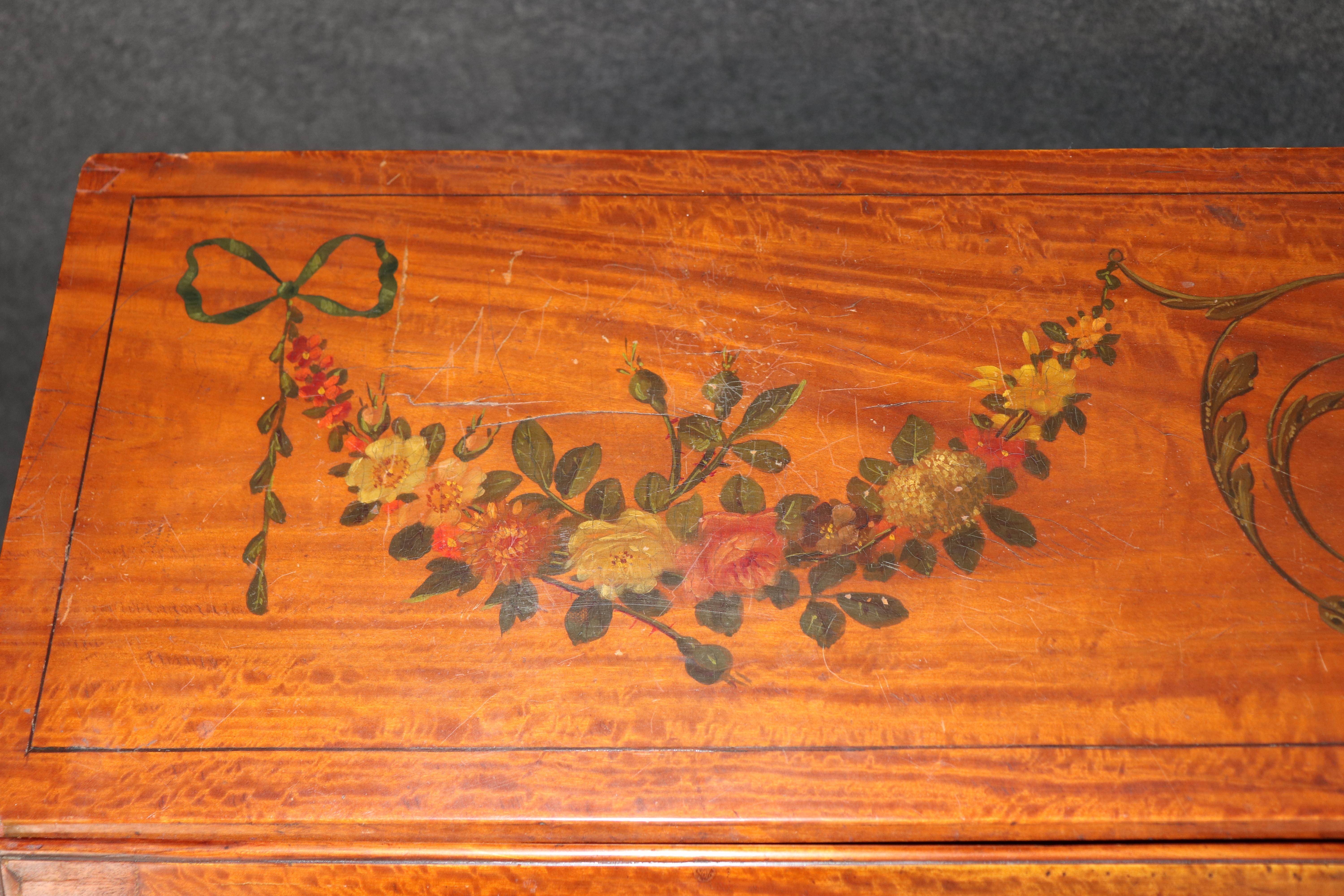 Fantástico Escritorio Secretario de Tapa Inclinada de Madera Satinada Decorado con Pintura Inglesa Adams en venta 8