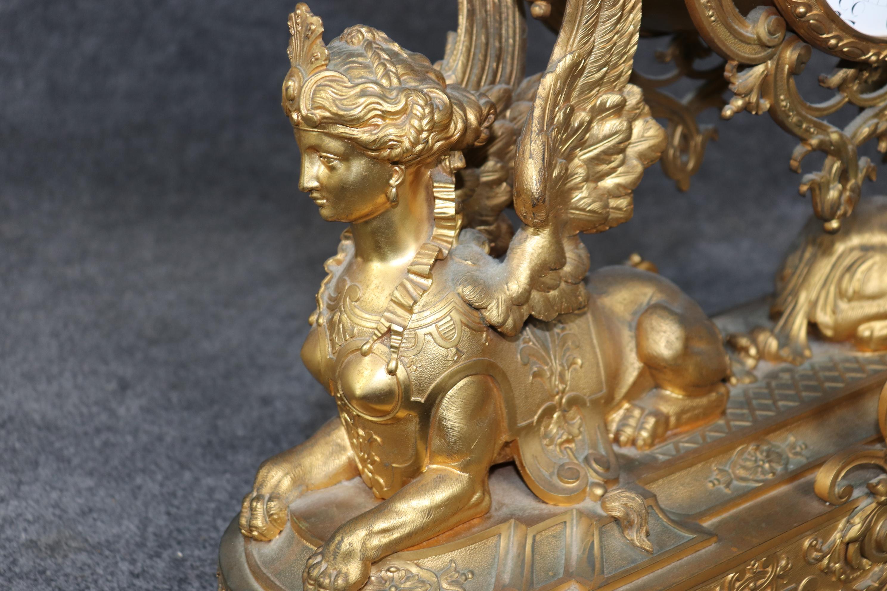Fantastisches figurales Maiden-Sphinx-Uhr-Set im französischen Empire-Stil des 19. Jahrhunderts (Empire Revival) im Angebot