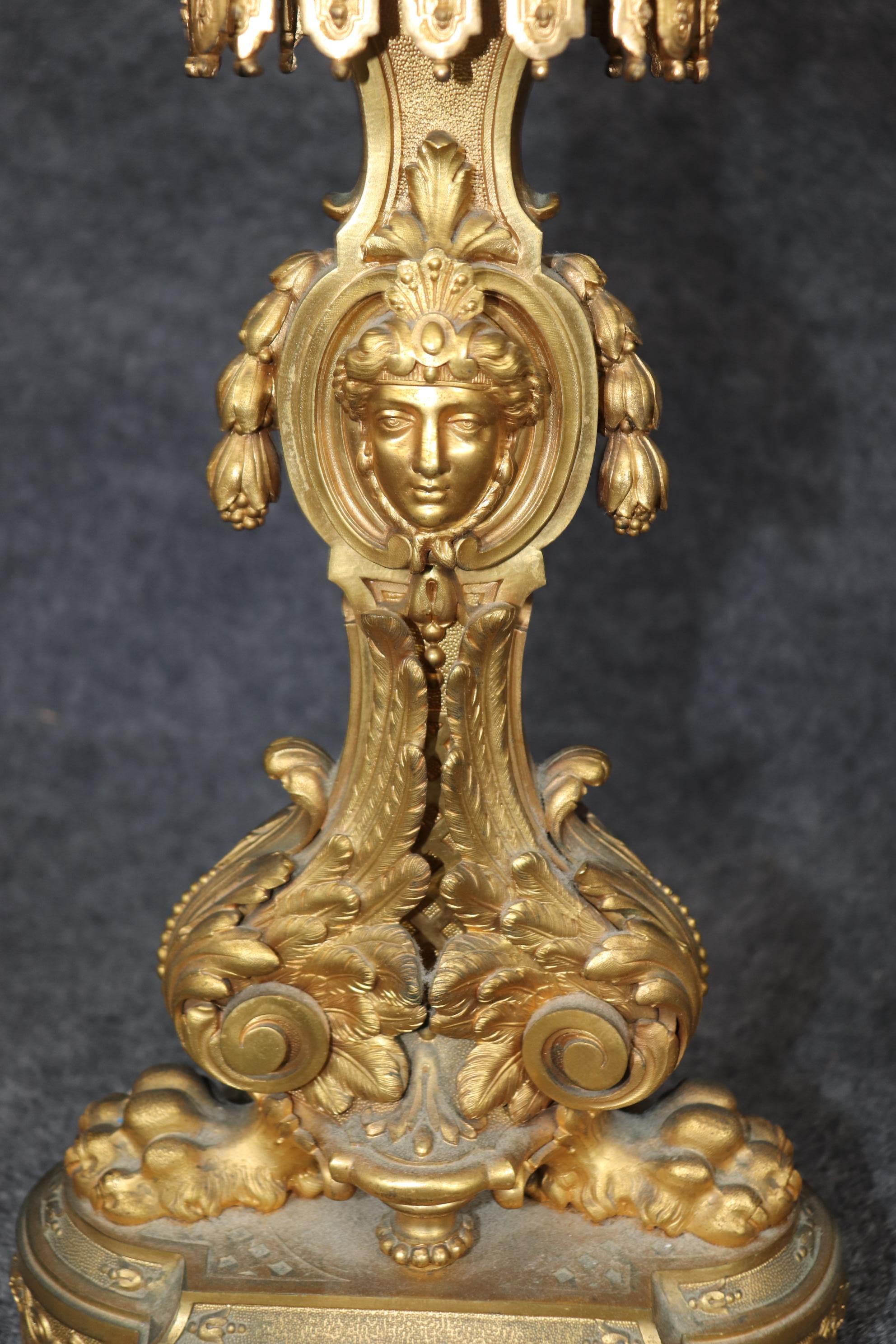 Fantastisches figurales Maiden-Sphinx-Uhr-Set im französischen Empire-Stil des 19. Jahrhunderts (Spätes 19. Jahrhundert) im Angebot