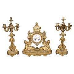 Fantástico Juego de Relojes Imperio Francés Siglo XIX Doncella Esfinge Figural