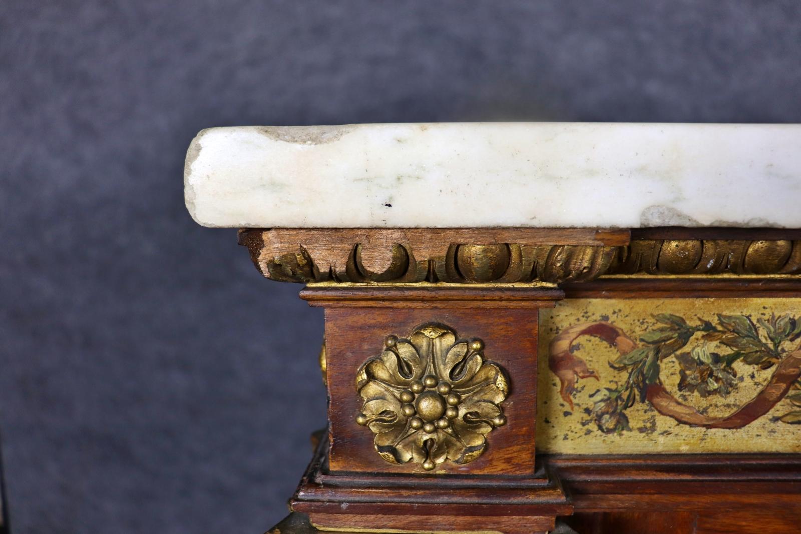 Fantastica credenza francese con colonna in marmo montata su bronzo e piano in marmo in vendita 3