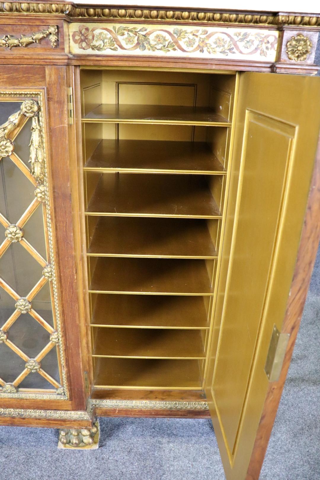Fantastica credenza francese con colonna in marmo montata su bronzo e piano in marmo In condizioni discrete in vendita a Swedesboro, NJ