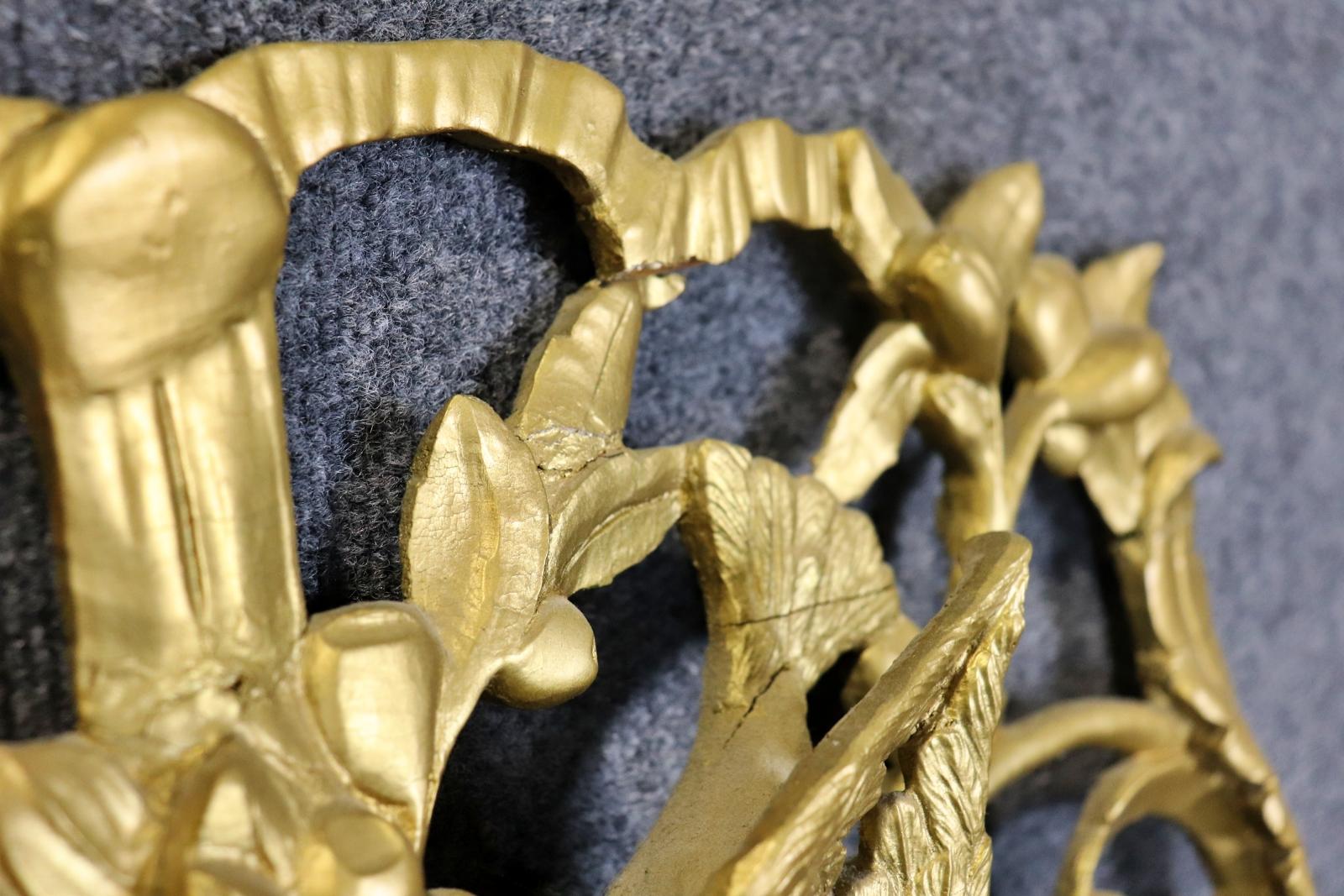 Français Fantastique miroir mural ancien Louis XV français sculpté en vente