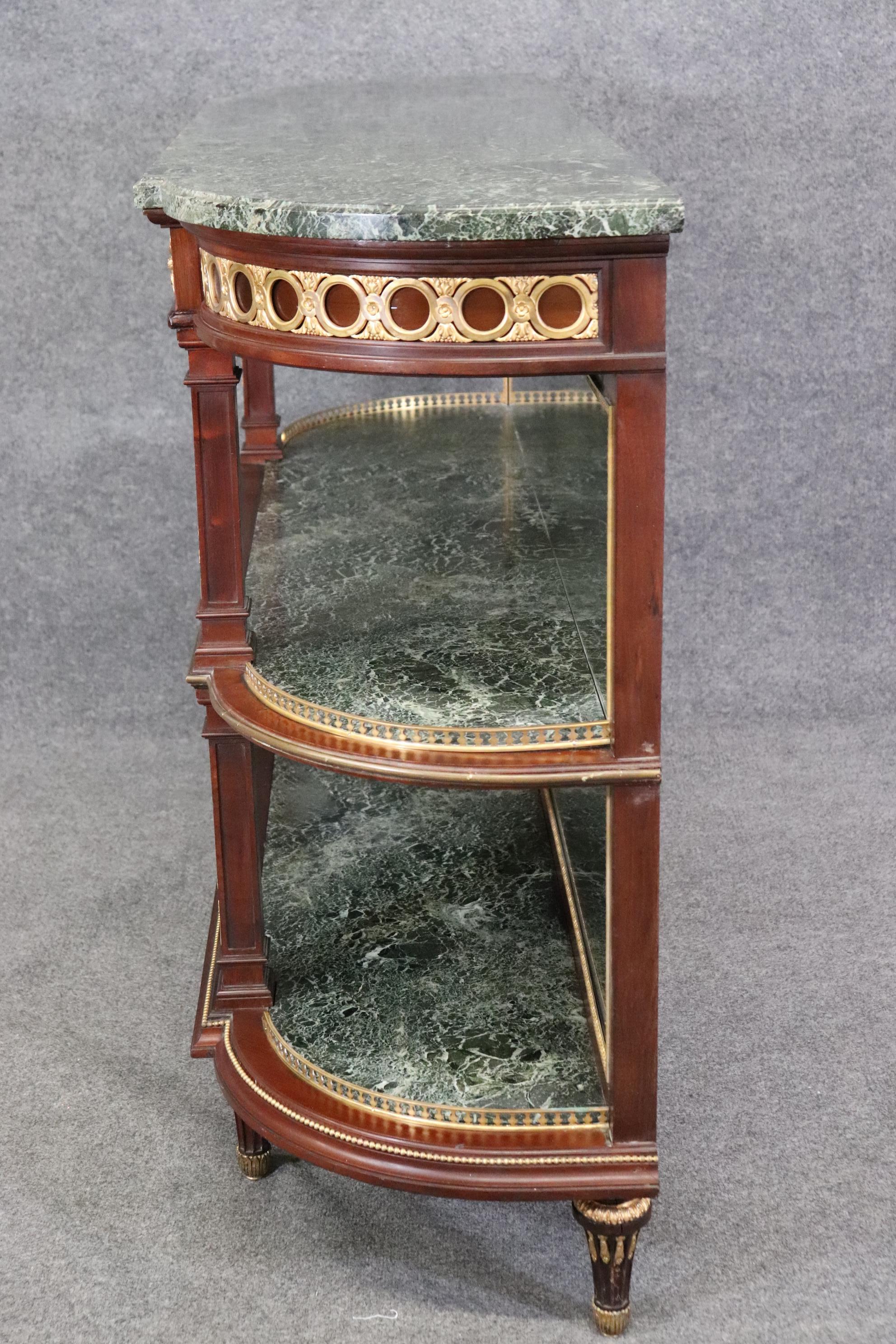 Fantastisches französisches Louis XVI Marmor Gold Dore' Bronze montiertes Sideboard-Serviergeschirr im Angebot 7