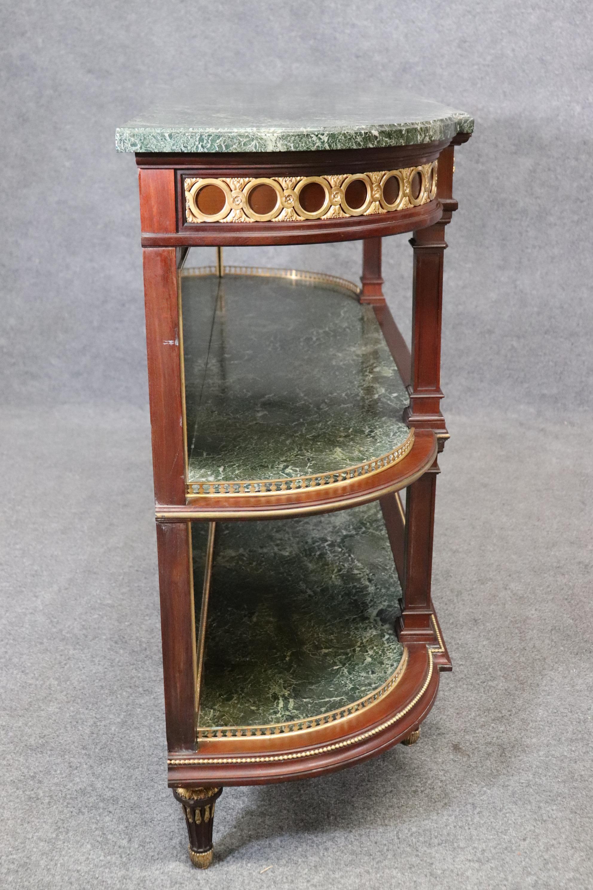 Fantastisches französisches Louis XVI Marmor Gold Dore' Bronze montiertes Sideboard-Serviergeschirr im Angebot 8
