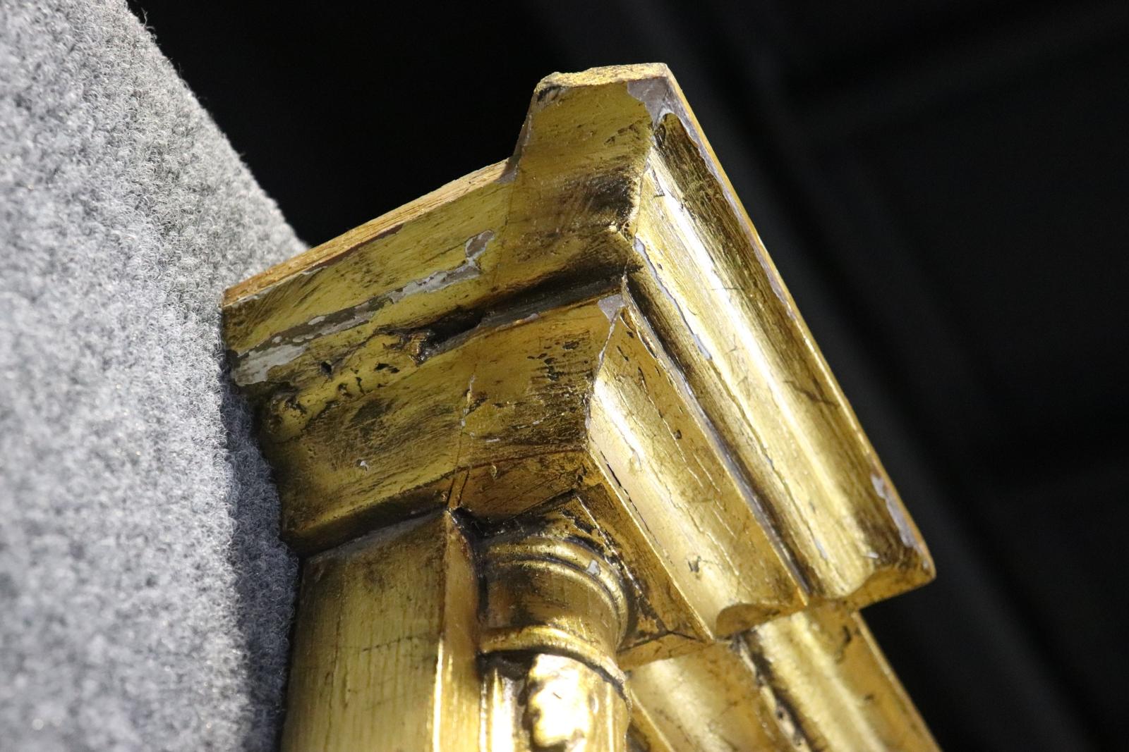 Fantástico Espejo Trumeau Monumental Francés Luis XV Dorado con Escena de Cortejo en venta 6