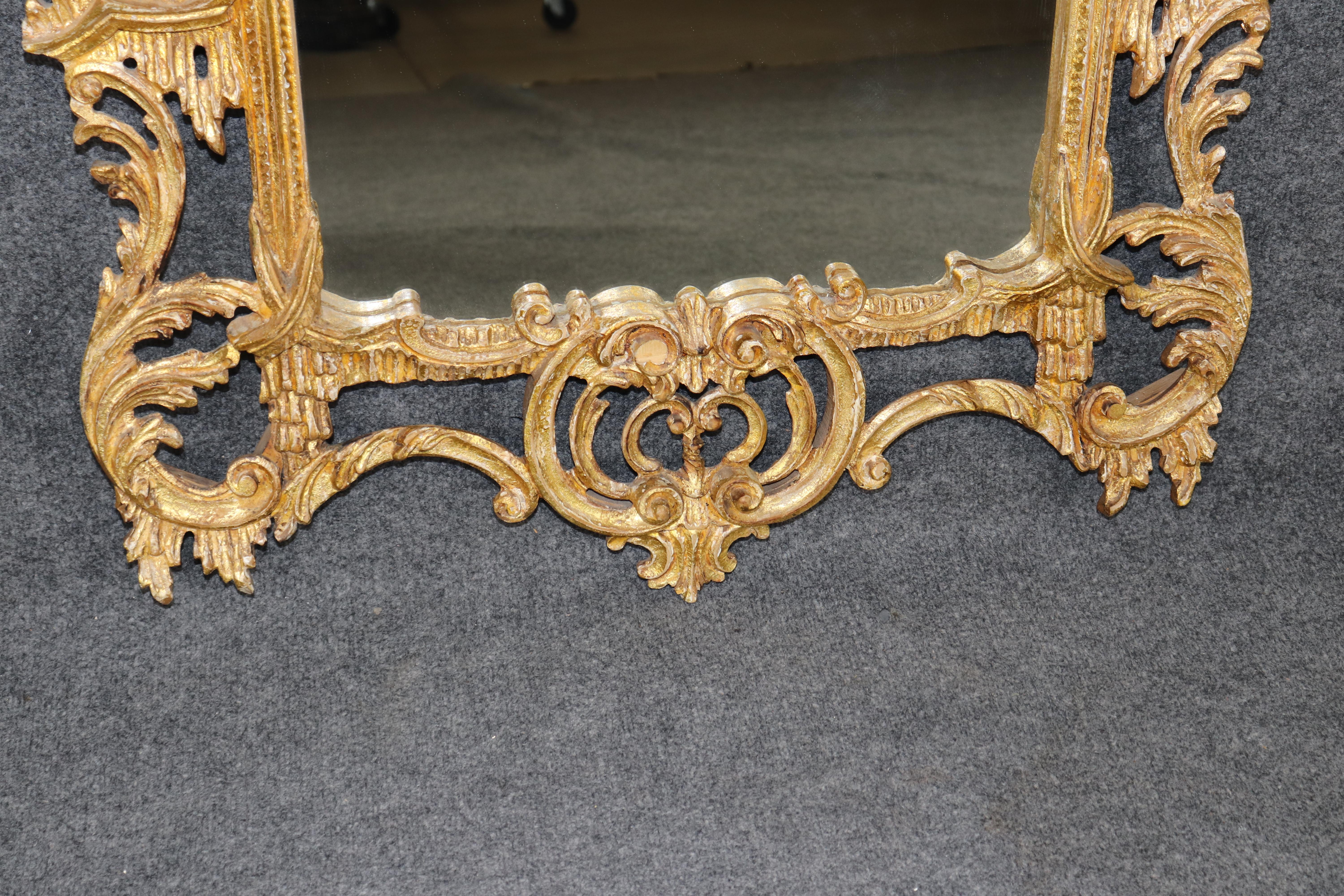 Italiano Fantastico specchio da parete in legno dorato Chippendale cinese di manifattura italiana in vendita