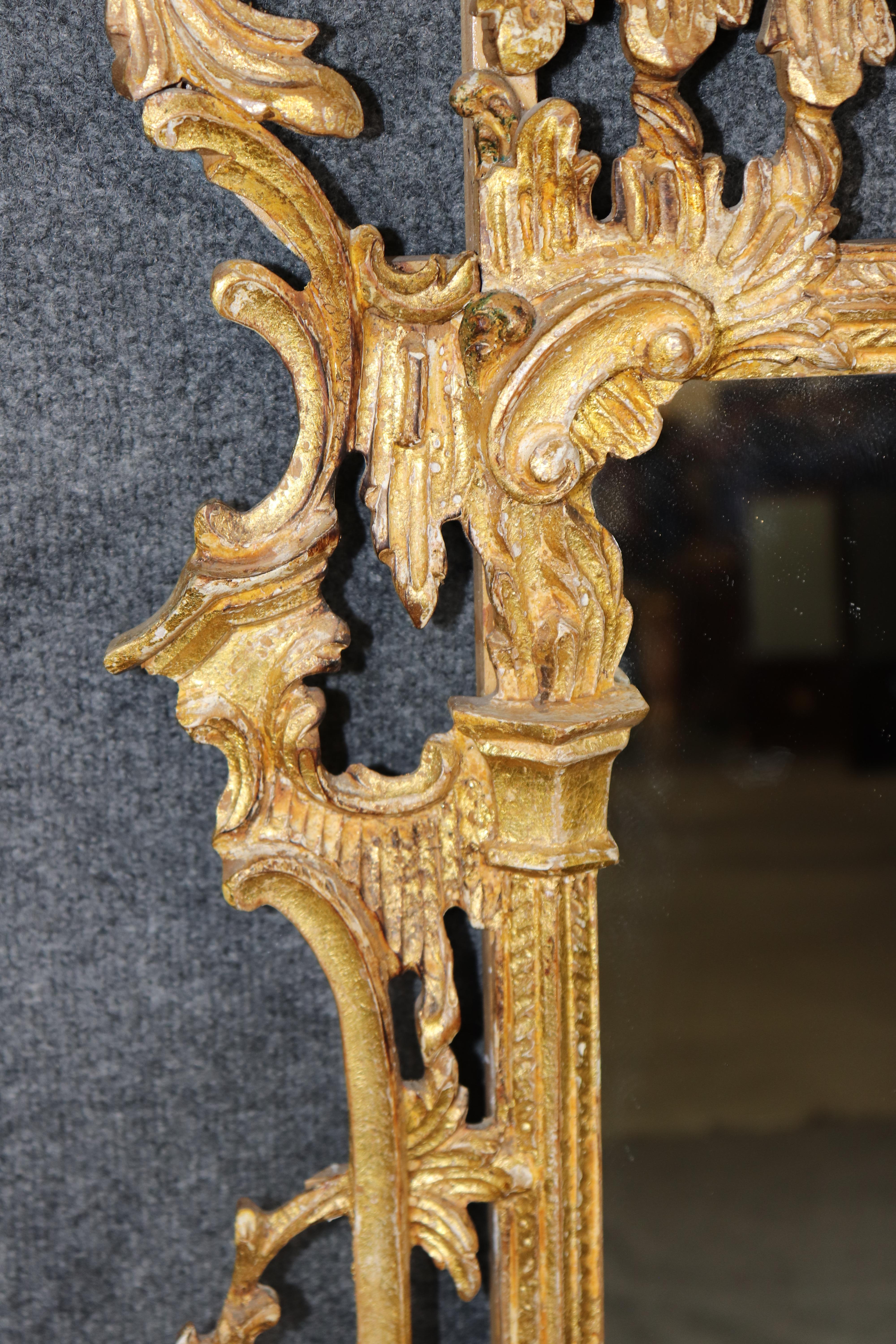 Metà XX secolo Fantastico specchio da parete in legno dorato Chippendale cinese di manifattura italiana in vendita