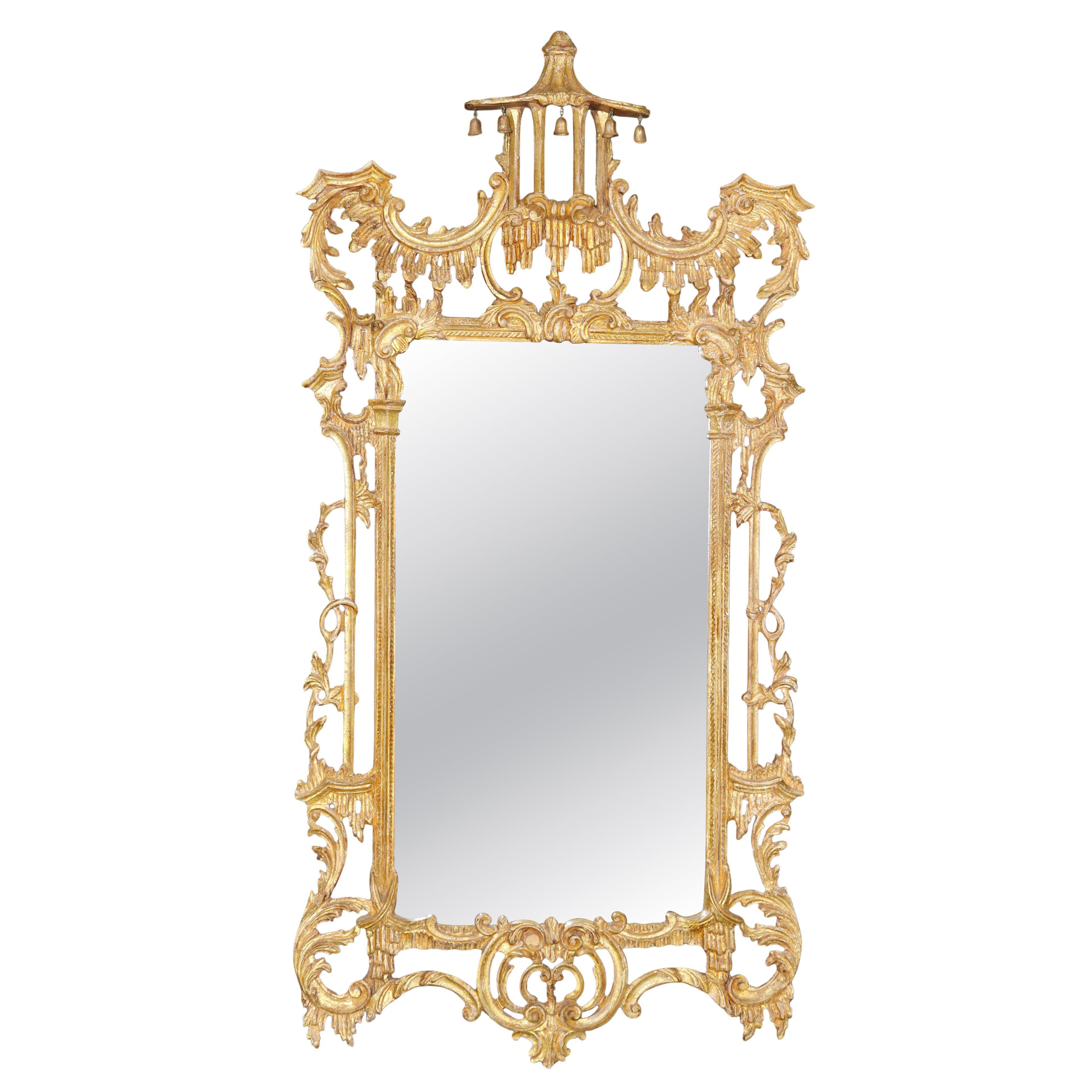 Fantastico specchio da parete in legno dorato Chippendale cinese di manifattura italiana in vendita