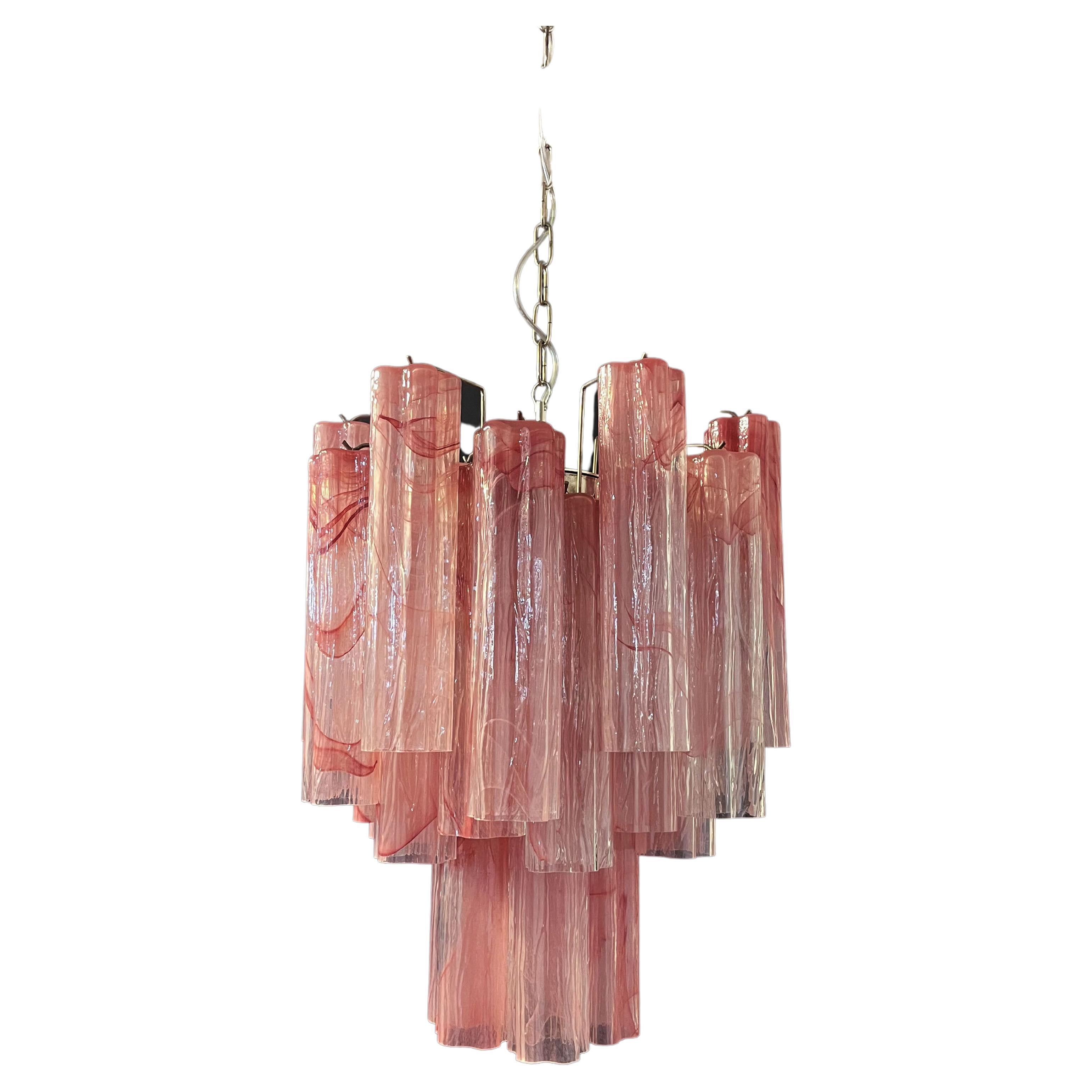 Fantastischer Glasröhren-Kronleuchter – 30 rosa Alabastergläser