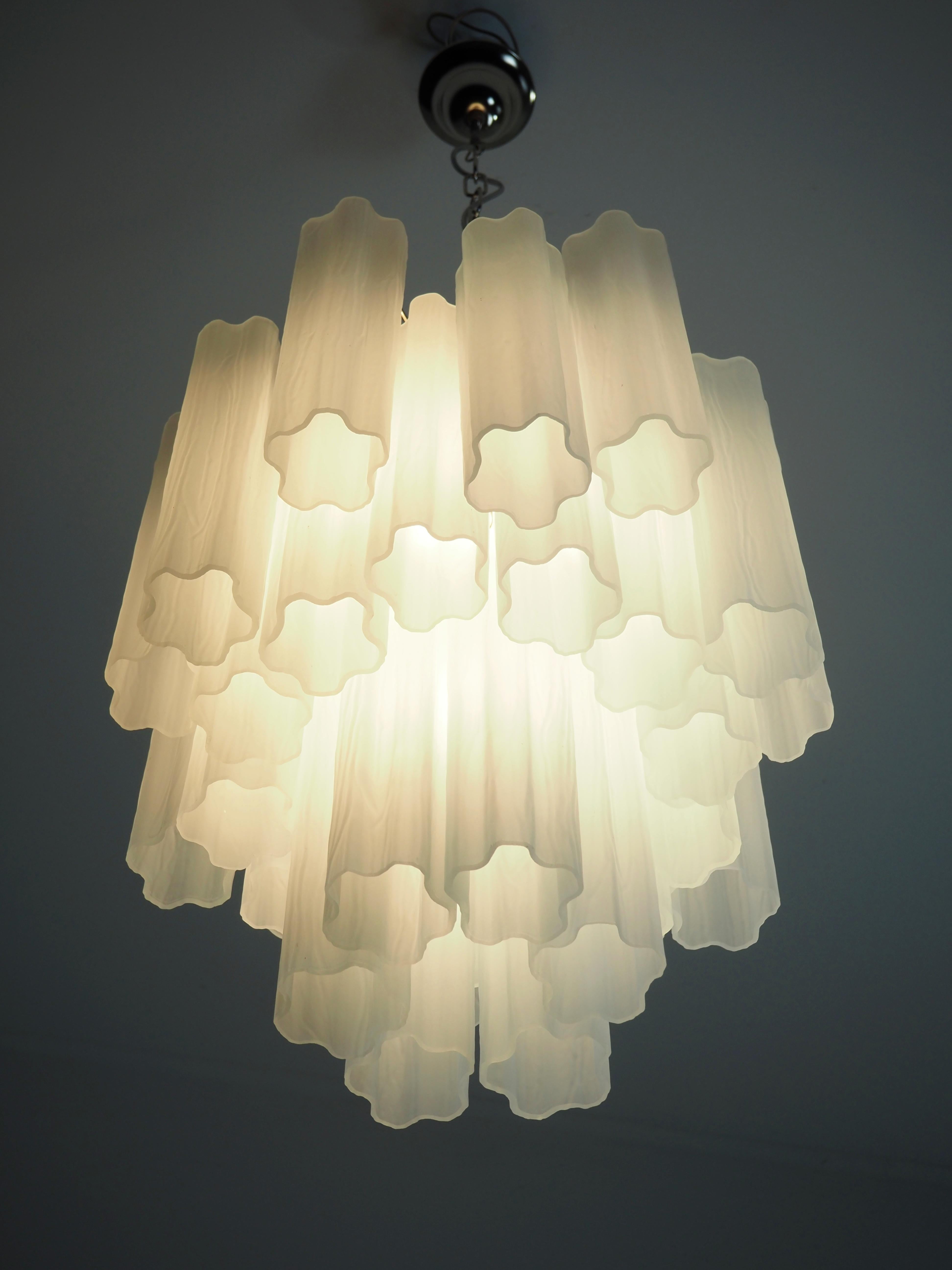 Fantastic Glass Tube Chandelier - 30 etched glass tube in vendita 1
