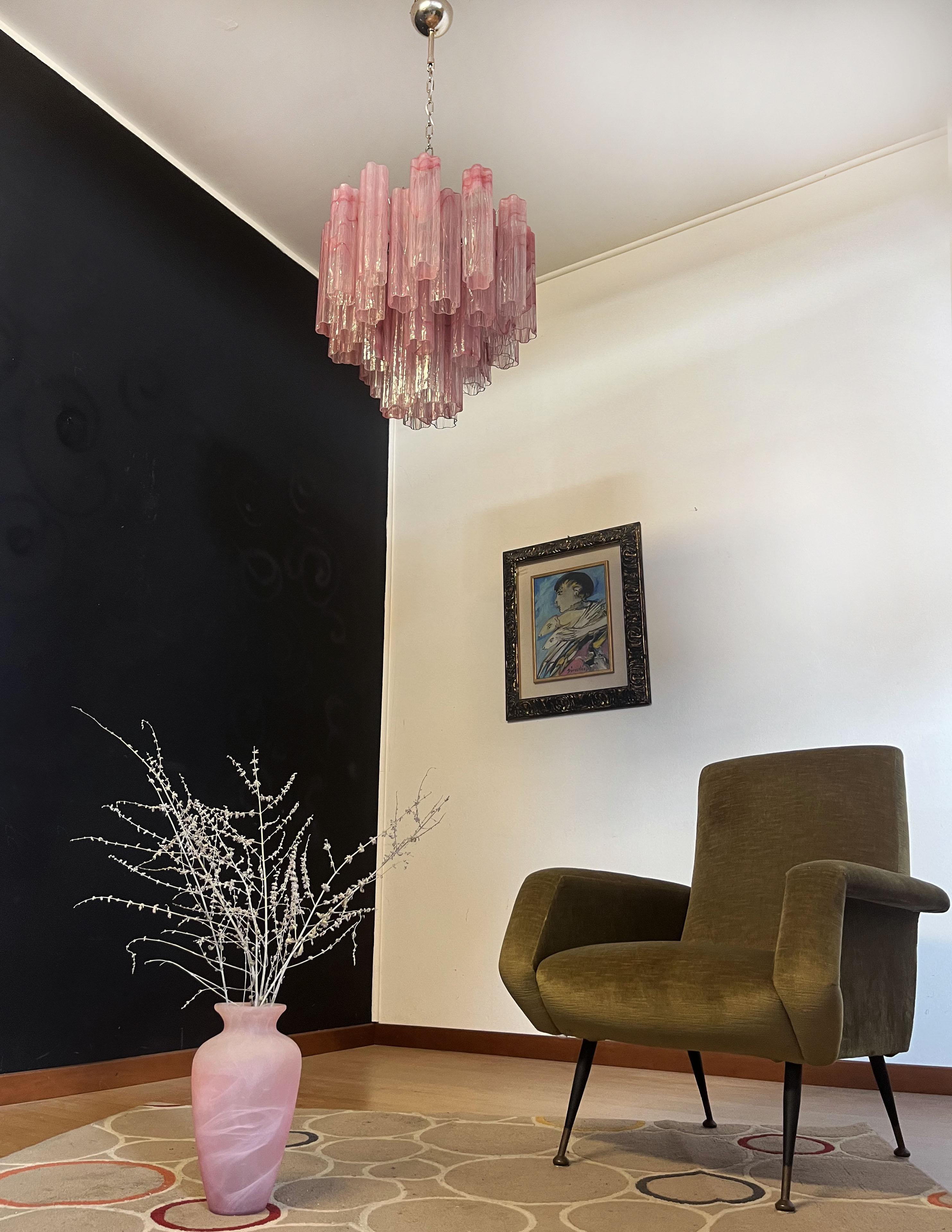 Fantastischer Glasröhren-Kronleuchter – 36 rosa Alabastergläser (Moderne der Mitte des Jahrhunderts) im Angebot
